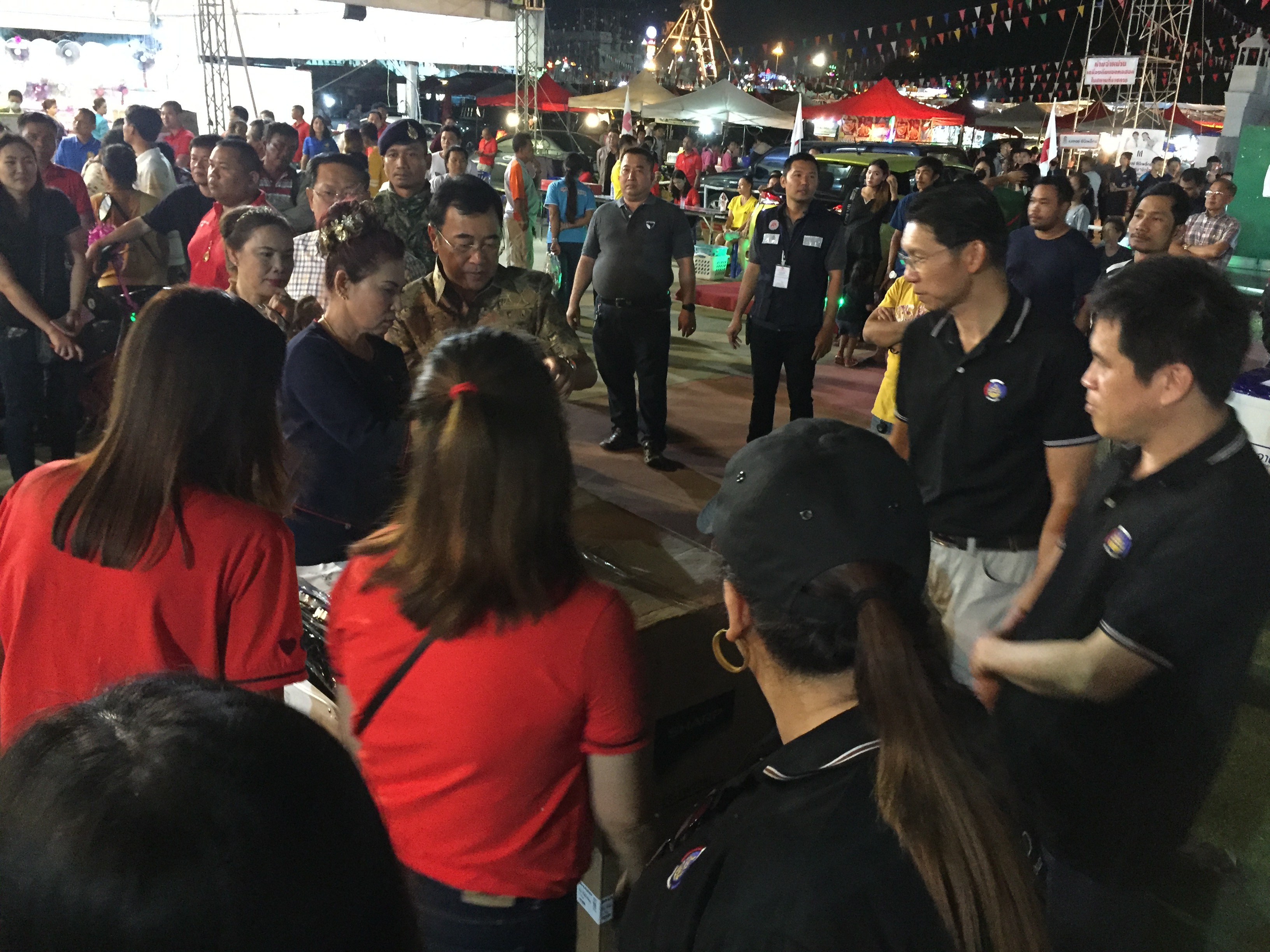 CDD@KAN>>ร่วมกิจกรรมร้านกาชาดจังหวัดกาญจนบุรีในคืนสุดท้ายของการจัดงานสัปดาห์สะพานข้ามแม่น้ำแควและงานกาชาดจังหวัดกาญจนบุรี