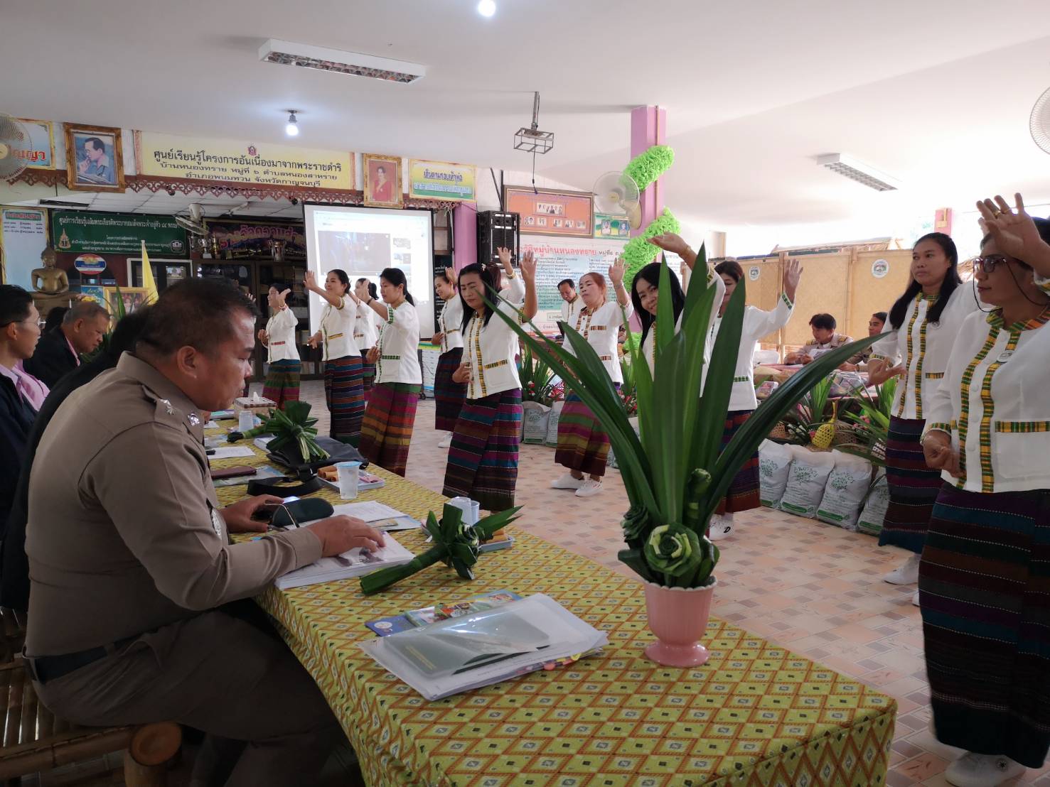 CDD@KAN>>ร่วมลงพื้นที่ตรวจประเมินผลงานและตัดสินการคัดเลือกหมู่บ้านดีเด่น (บ้านสวย เมืองสุข) ประจำปี 2562 ระดับจังหวัด