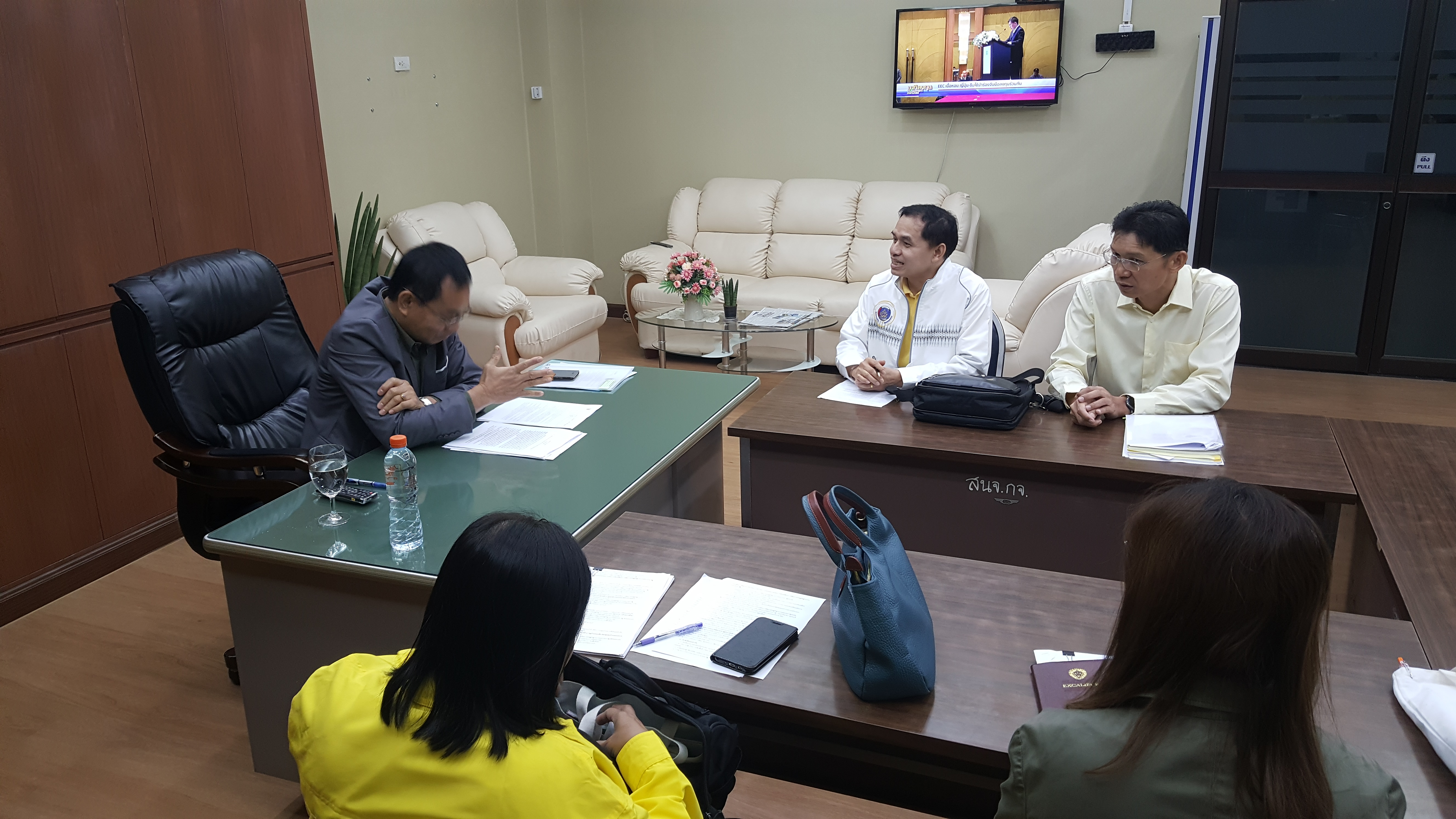 CDD@KAN>>>กรมฯ เข้าพบรอง ผวจ. กาญจน์ติดตามประชารัฐ