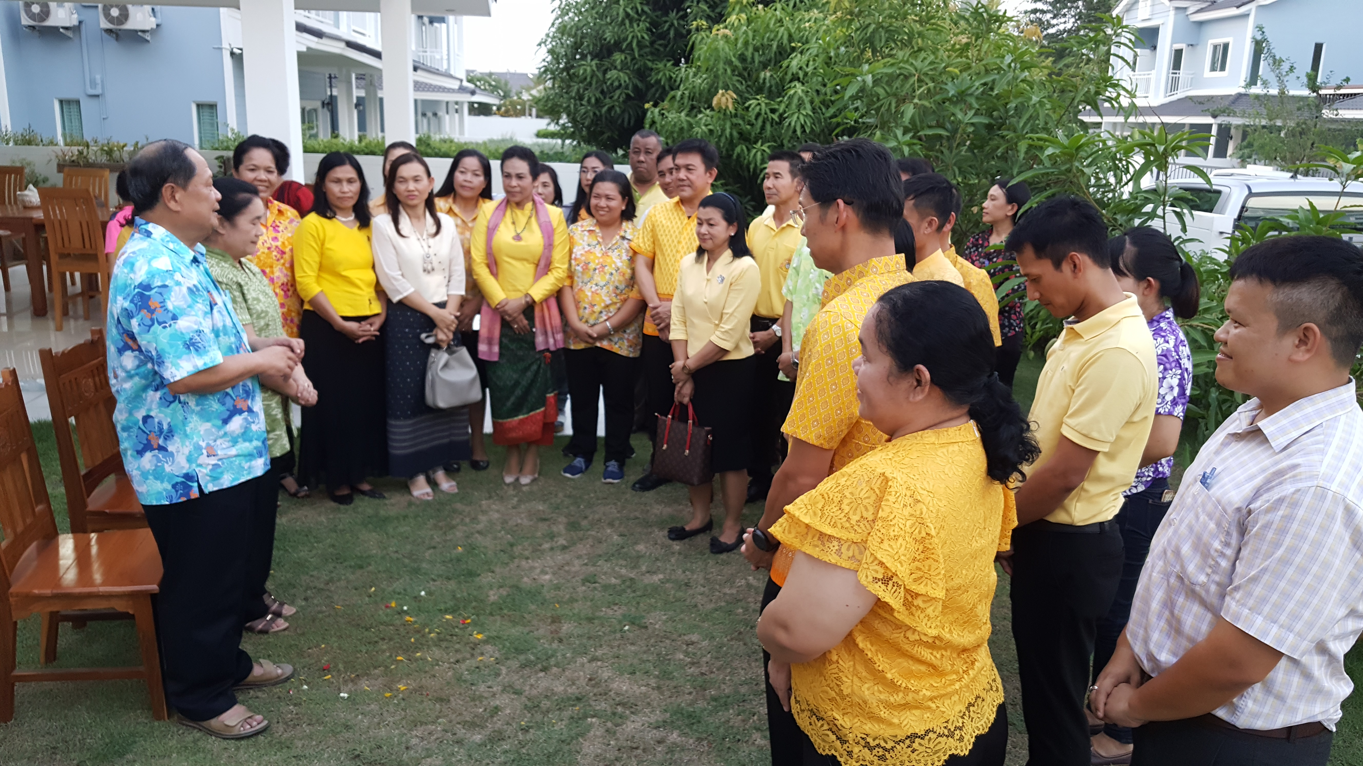 CDD@KAN>>>พช.กาญจน์ร่วมรดน้ำขอพรรองสมเจตน์เนื่องในโอกาสวันสงกรานต์