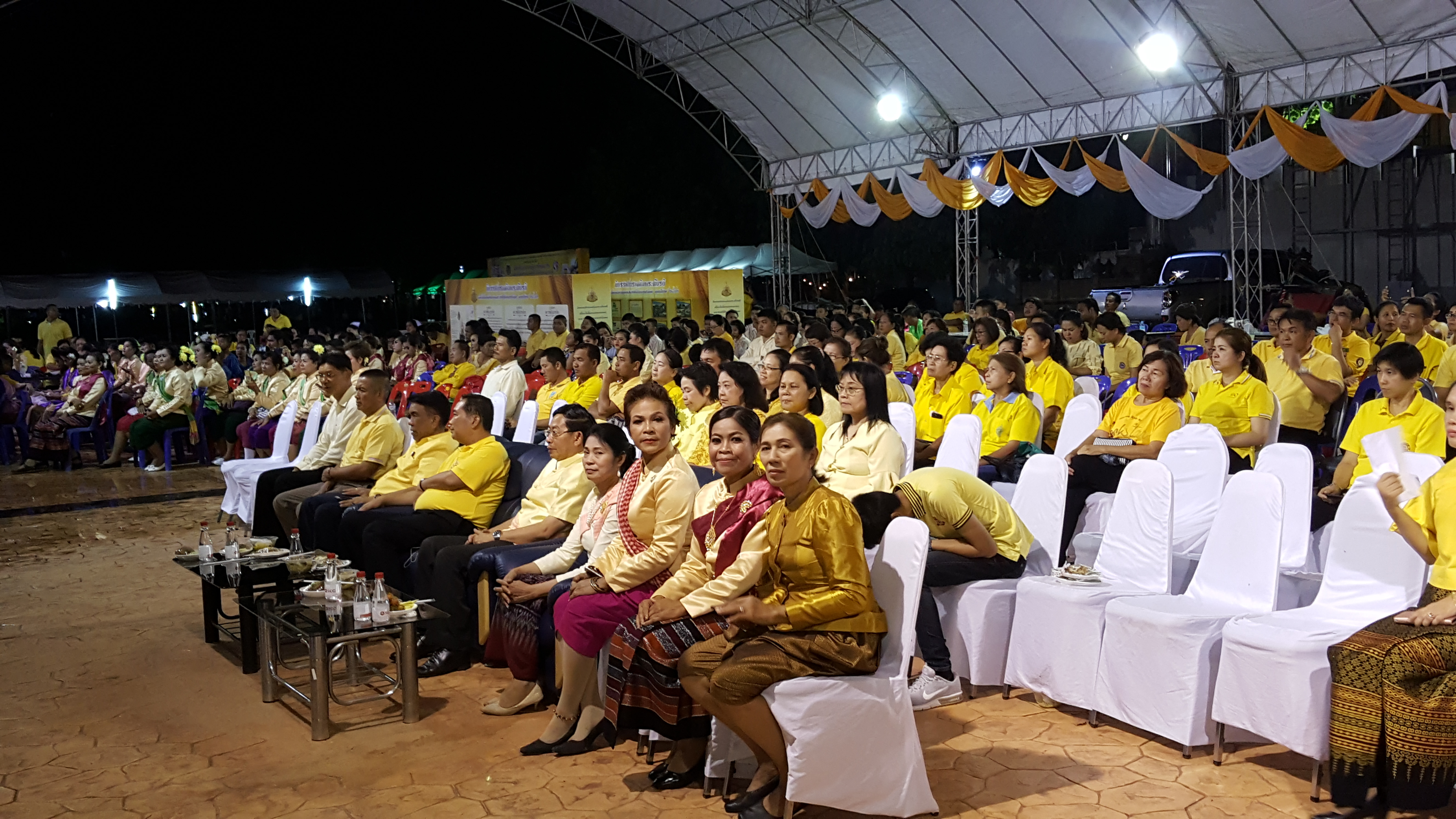 CDD@KAN>>>พัฒนาชุมชนกาญจน์ร่วมออกร้านอาหารโรงครัวพระราชทาน และจัดการแสดงมหรสพสมโภชเนื่องในโอกาสมหามงคลพระราชพิธีบรมราชาภิเษก