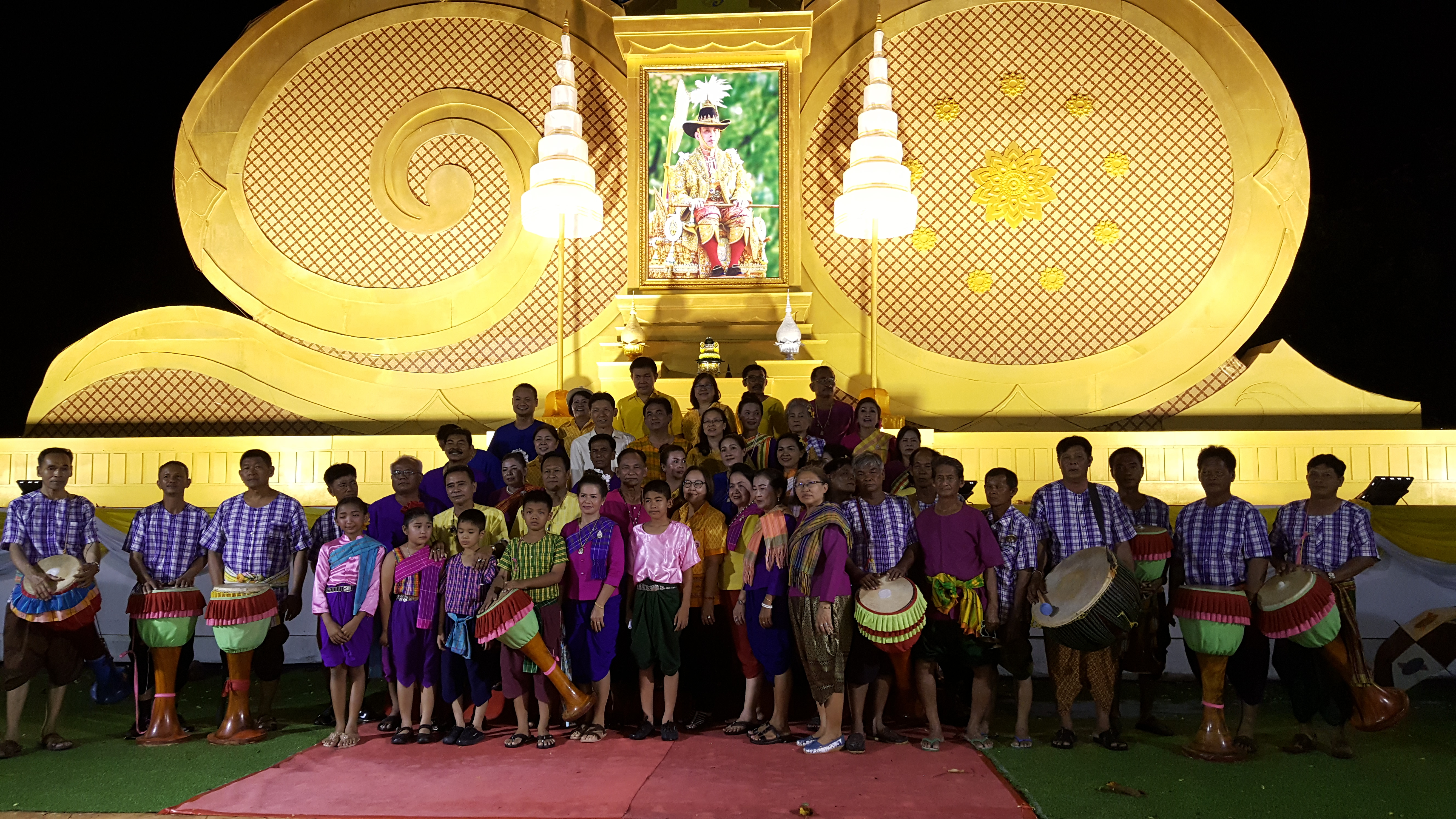 CDD@KAN>>>พัฒนาชุมชนกาญจน์ร่วมออกร้านอาหารโรงครัวพระราชทาน และจัดการแสดงมหรสพสมโภชเนื่องในโอกาสมหามงคลพระราชพิธีบรมราชาภิเษก