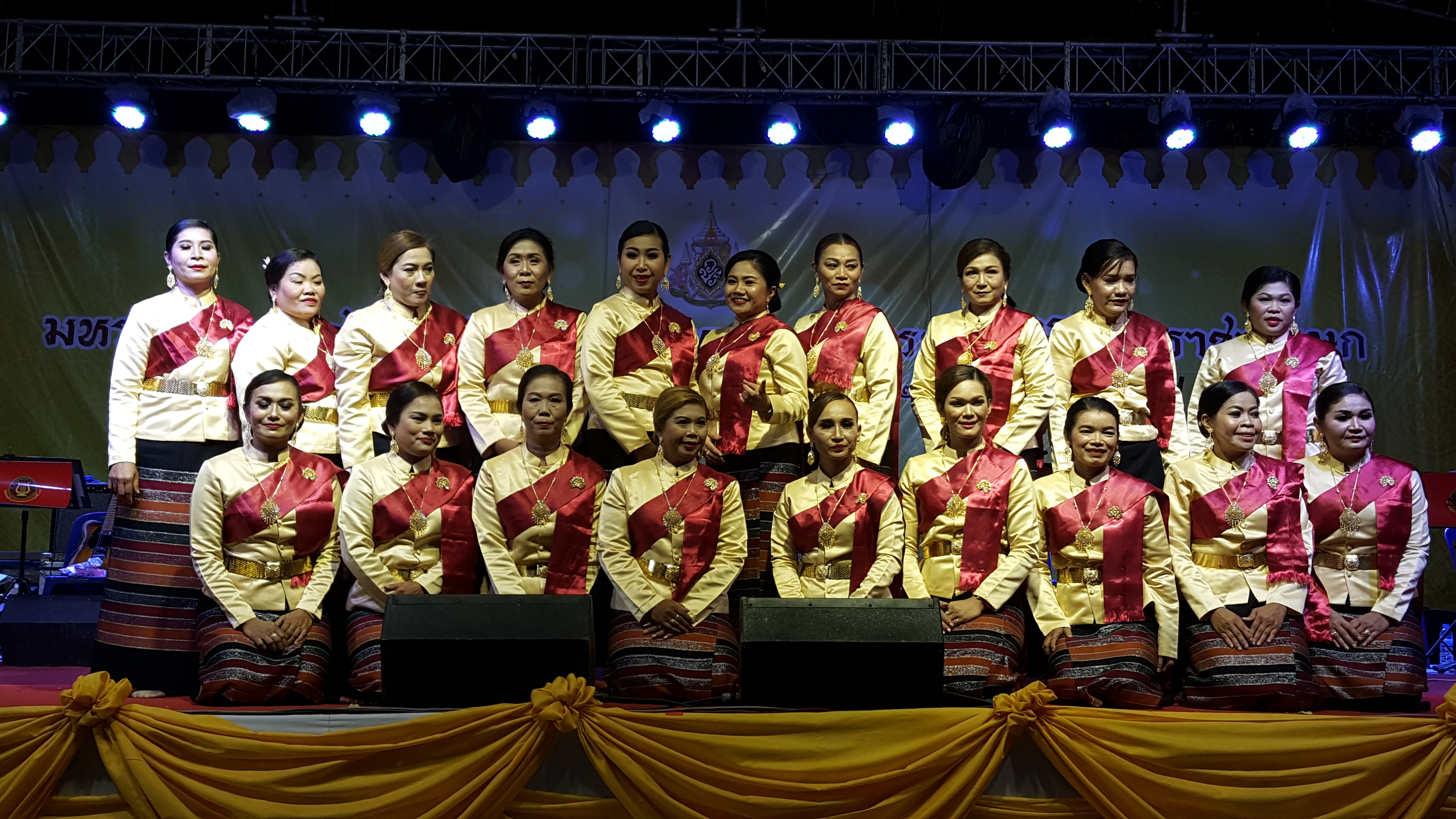 CDD@KAN>>>พัฒนาชุมชนกาญจน์ร่วมออกร้านอาหารโรงครัวพระราชทาน และจัดการแสดงมหรสพสมโภชเนื่องในโอกาสมหามงคลพระราชพิธีบรมราชาภิเษก