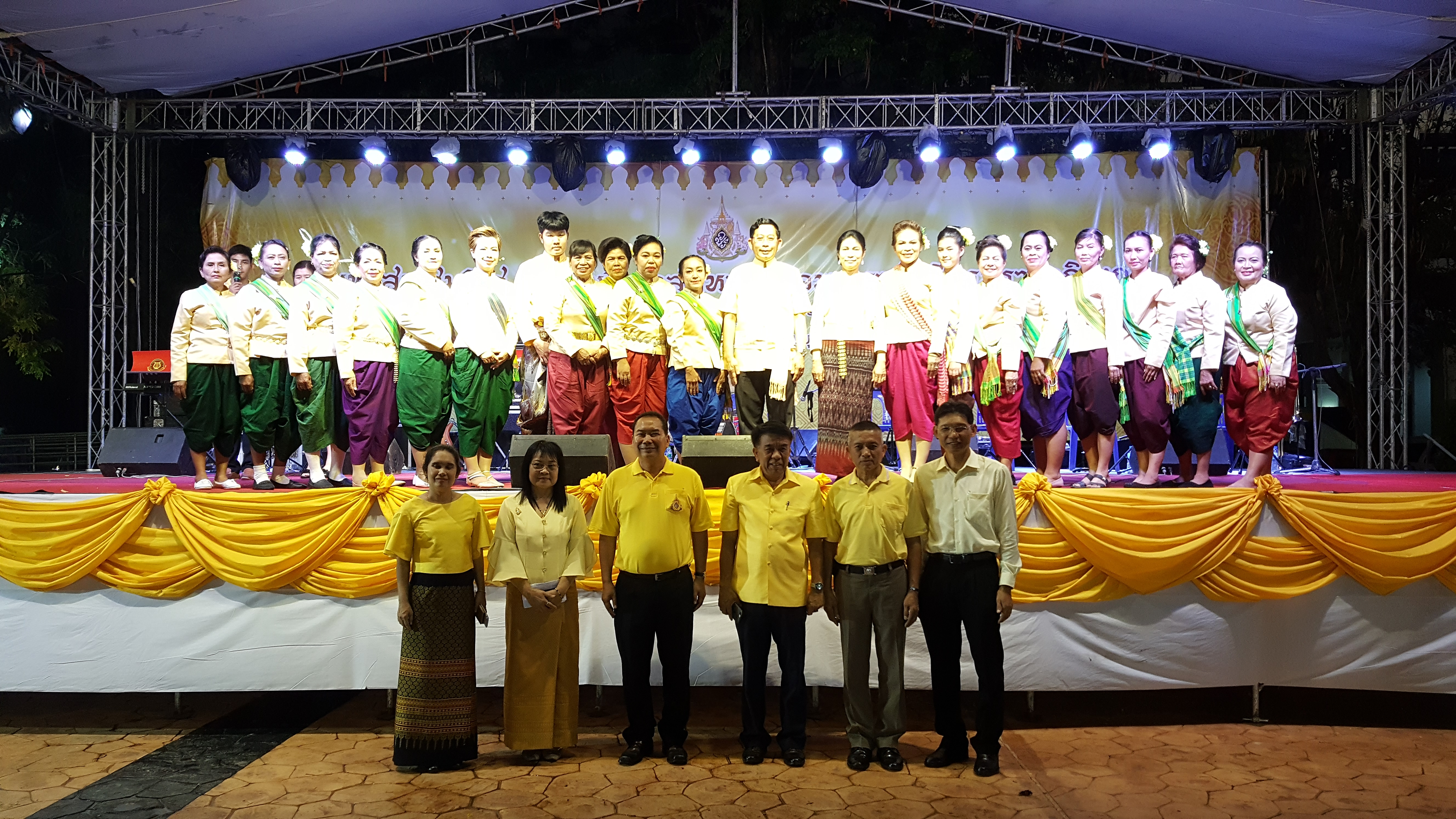 CDD@KAN>>>พัฒนาชุมชนกาญจน์ร่วมออกร้านอาหารโรงครัวพระราชทาน และจัดการแสดงมหรสพสมโภชเนื่องในโอกาสมหามงคลพระราชพิธีบรมราชาภิเษก