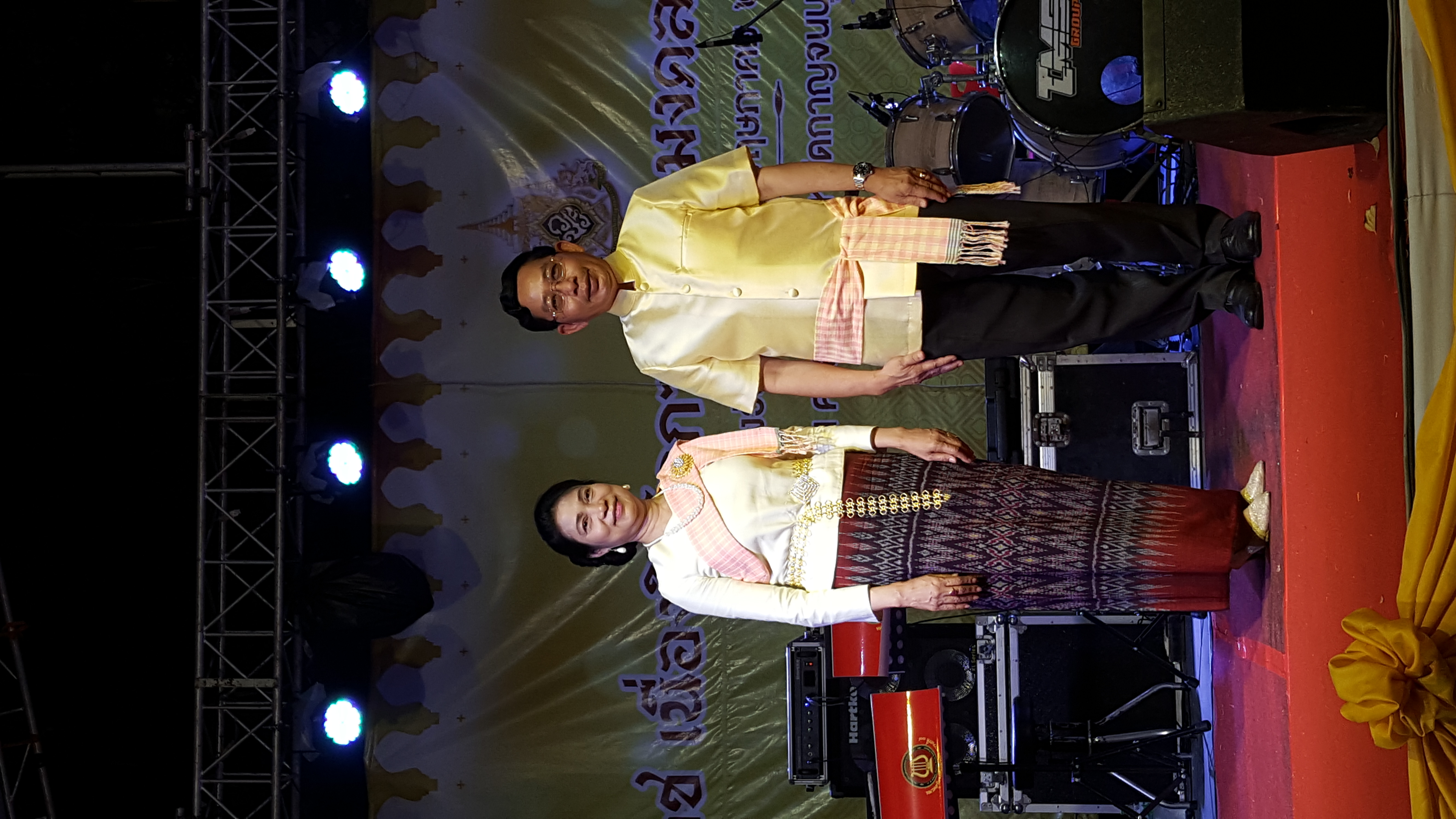 CDD@KAN>>>พัฒนาชุมชนกาญจน์ร่วมออกร้านอาหารโรงครัวพระราชทาน และจัดการแสดงมหรสพสมโภชเนื่องในโอกาสมหามงคลพระราชพิธีบรมราชาภิเษก