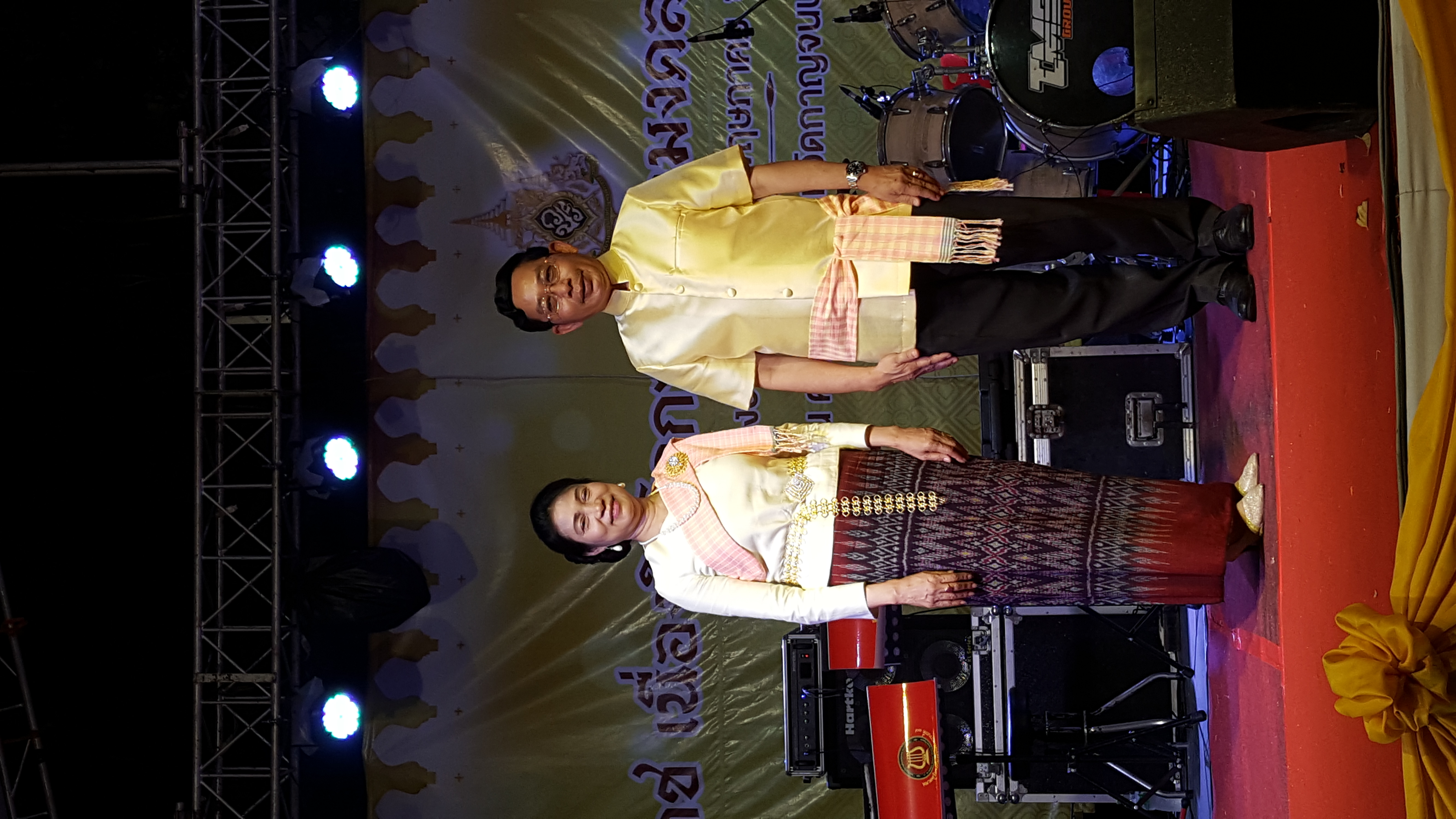 CDD@KAN>>>พัฒนาชุมชนกาญจน์ร่วมออกร้านอาหารโรงครัวพระราชทาน และจัดการแสดงมหรสพสมโภชเนื่องในโอกาสมหามงคลพระราชพิธีบรมราชาภิเษก