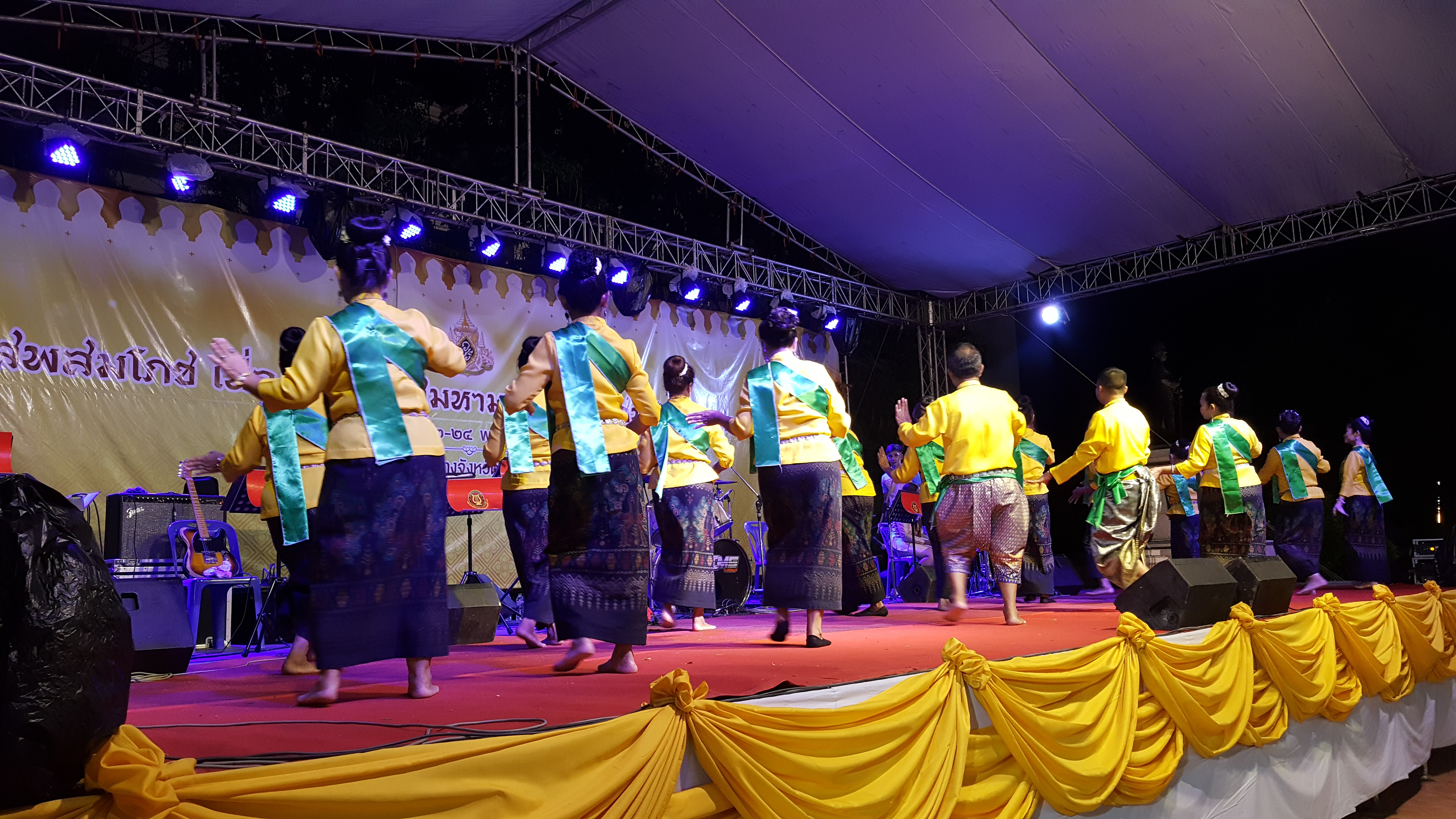 CDD@KAN>>>พัฒนาชุมชนกาญจน์ร่วมออกร้านอาหารโรงครัวพระราชทาน และจัดการแสดงมหรสพสมโภชเนื่องในโอกาสมหามงคลพระราชพิธีบรมราชาภิเษก