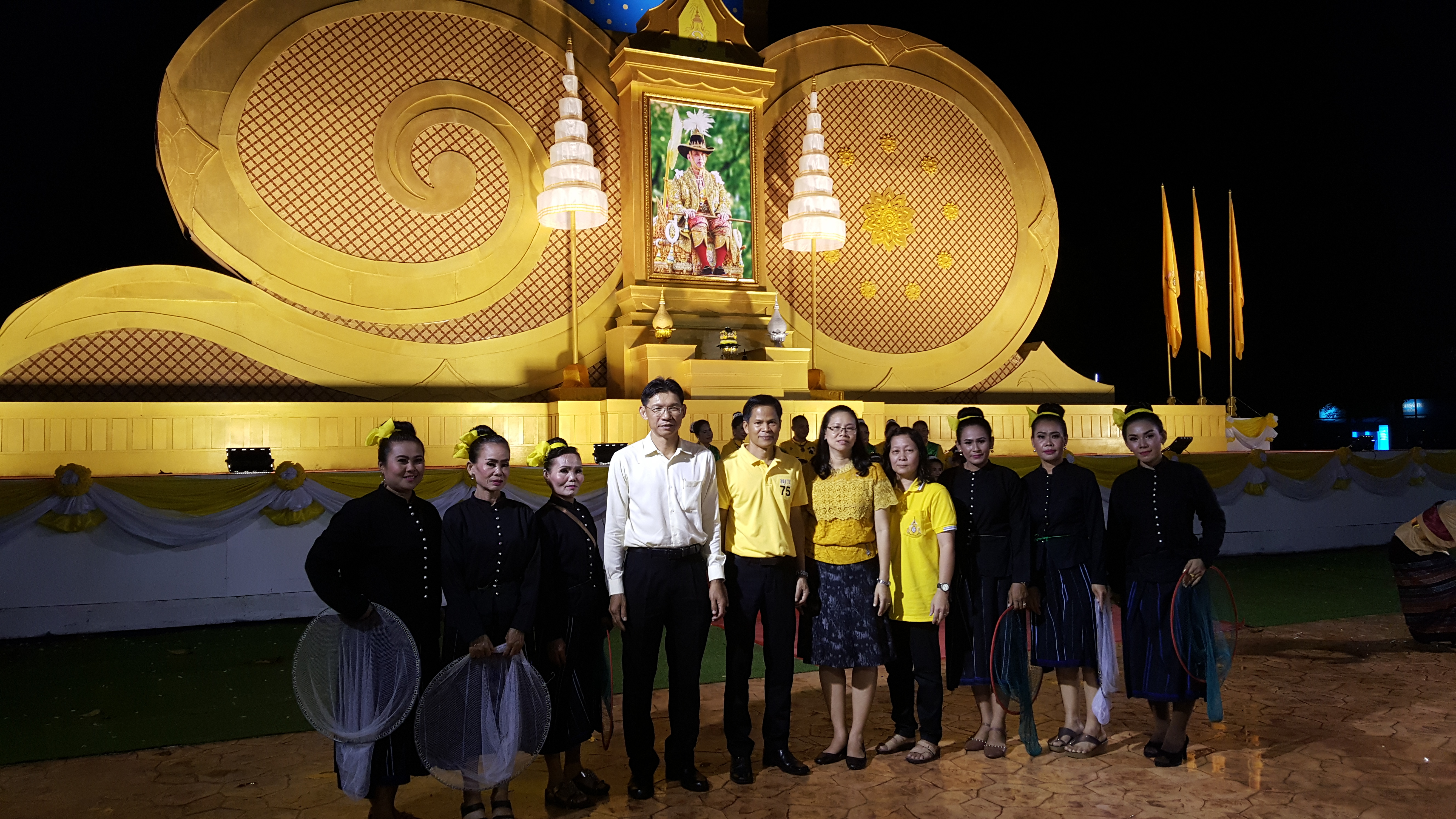 CDD@KAN>>>พัฒนาชุมชนกาญจน์ร่วมออกร้านอาหารโรงครัวพระราชทาน และจัดการแสดงมหรสพสมโภชเนื่องในโอกาสมหามงคลพระราชพิธีบรมราชาภิเษก