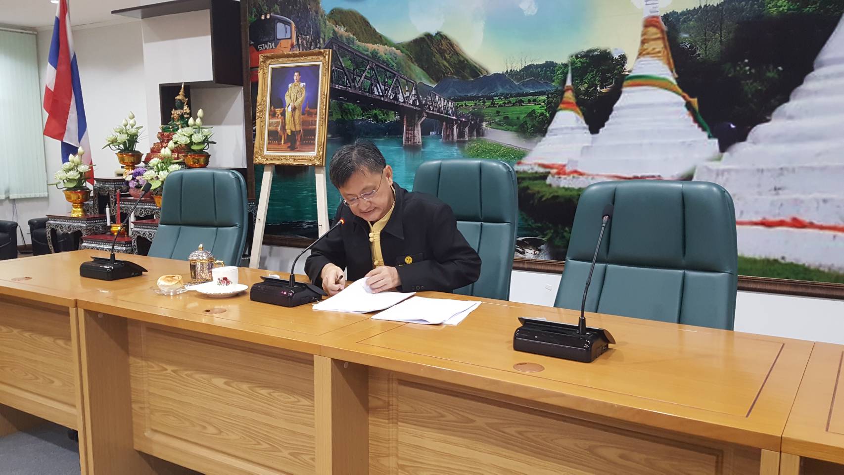 CDD@KAN>>>พช.กาญจน์ประชุมคณะอนุกรรมการหนึ่งตำบล หนึ่งผลิตภัณฑ์ (นตผ.) จังหวัด พิจารณาระดับหมู่บ้านนวัตวิถี