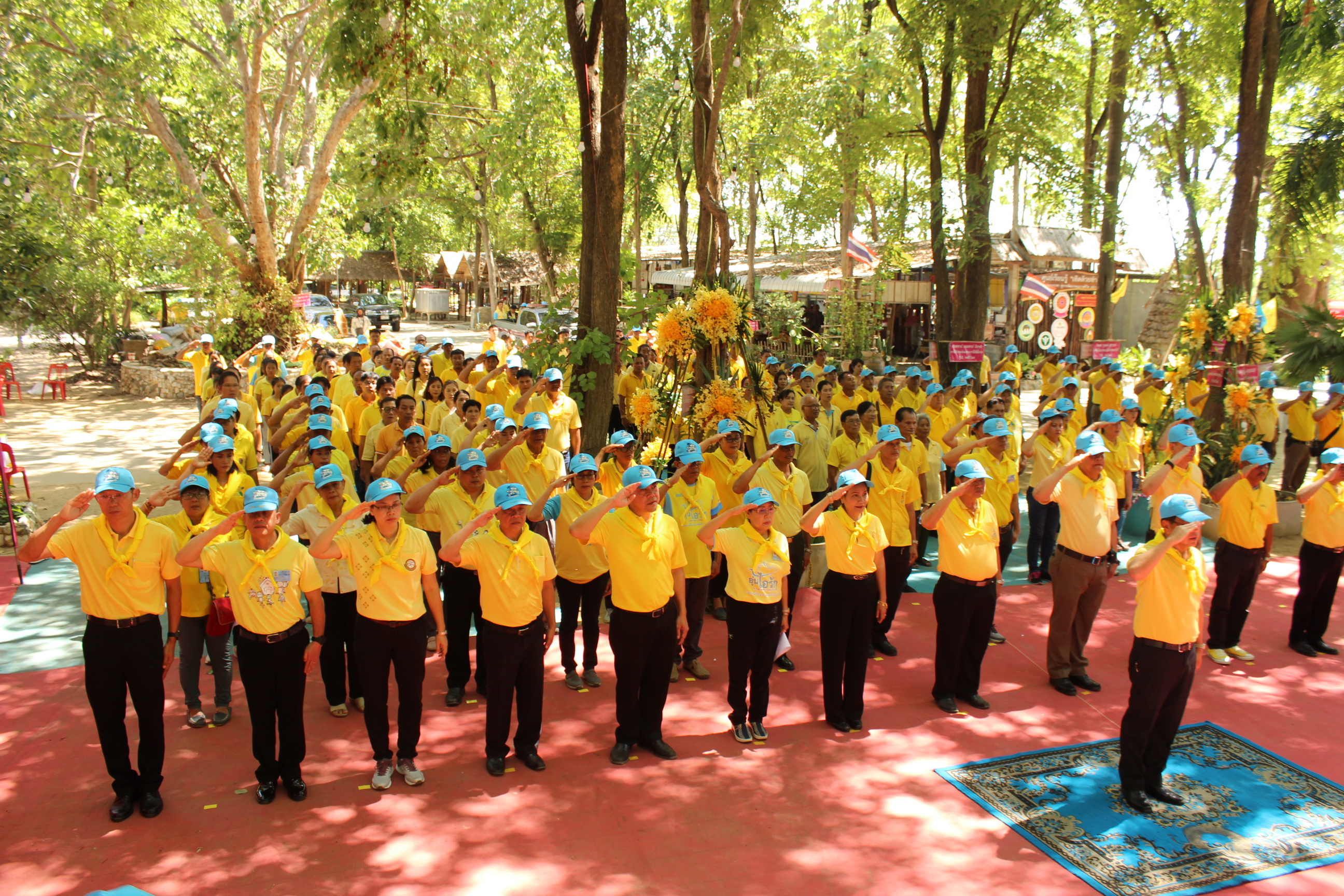 CDD@KAN>>>เมืองกาญจน์รวมใจ จัดโครงการพัฒนาหมู่บ้านเศรษฐกิจพอเพียง มั่นคง มั่งคั่ง ยั่งยืน เฉลิมพระเกียรติเนื่องในโอกาสมหามงคลพระราชพิธีบรมราชาภิเษก