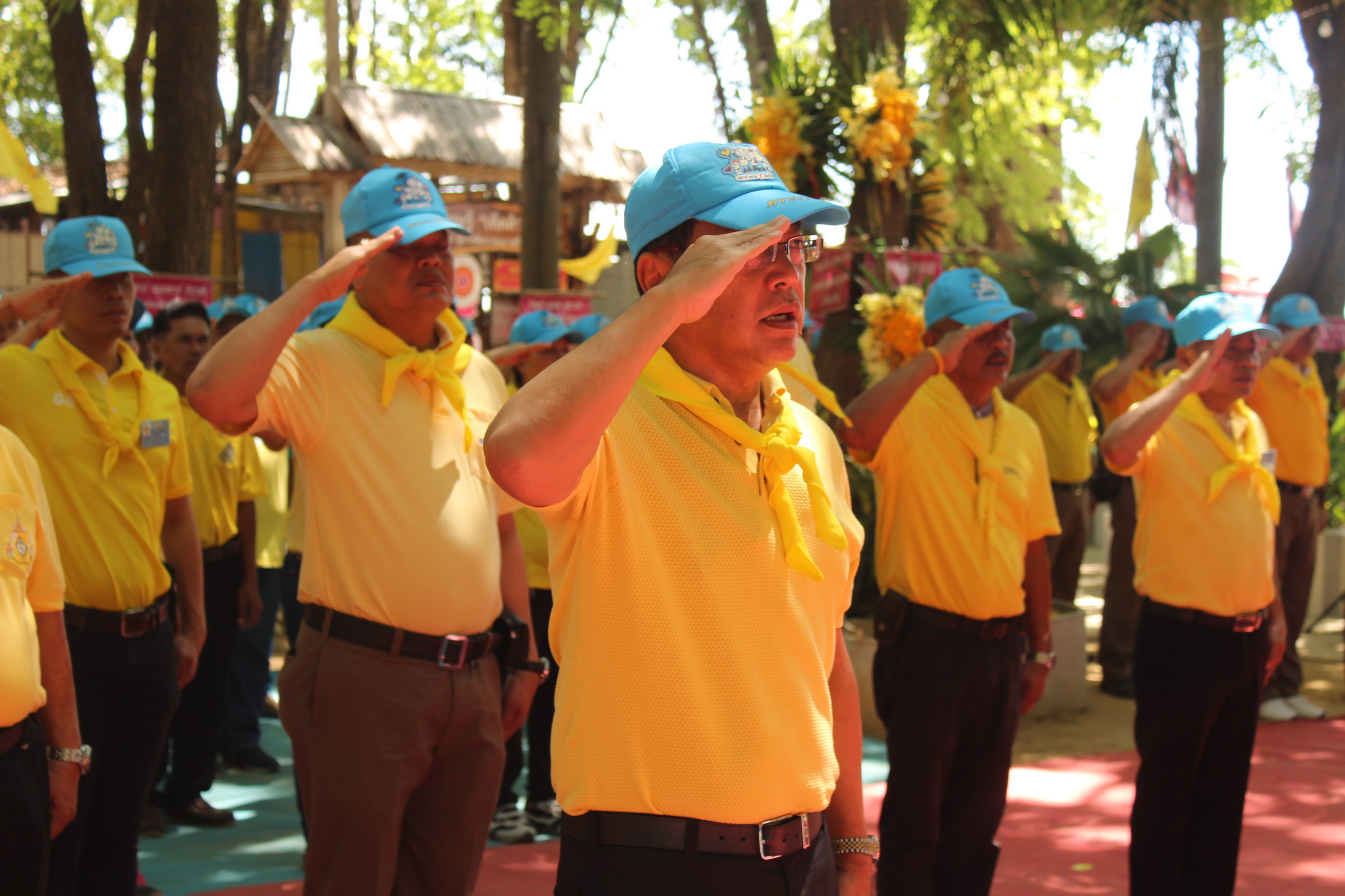 CDD@KAN>>>เมืองกาญจน์รวมใจ จัดโครงการพัฒนาหมู่บ้านเศรษฐกิจพอเพียง มั่นคง มั่งคั่ง ยั่งยืน เฉลิมพระเกียรติเนื่องในโอกาสมหามงคลพระราชพิธีบรมราชาภิเษก