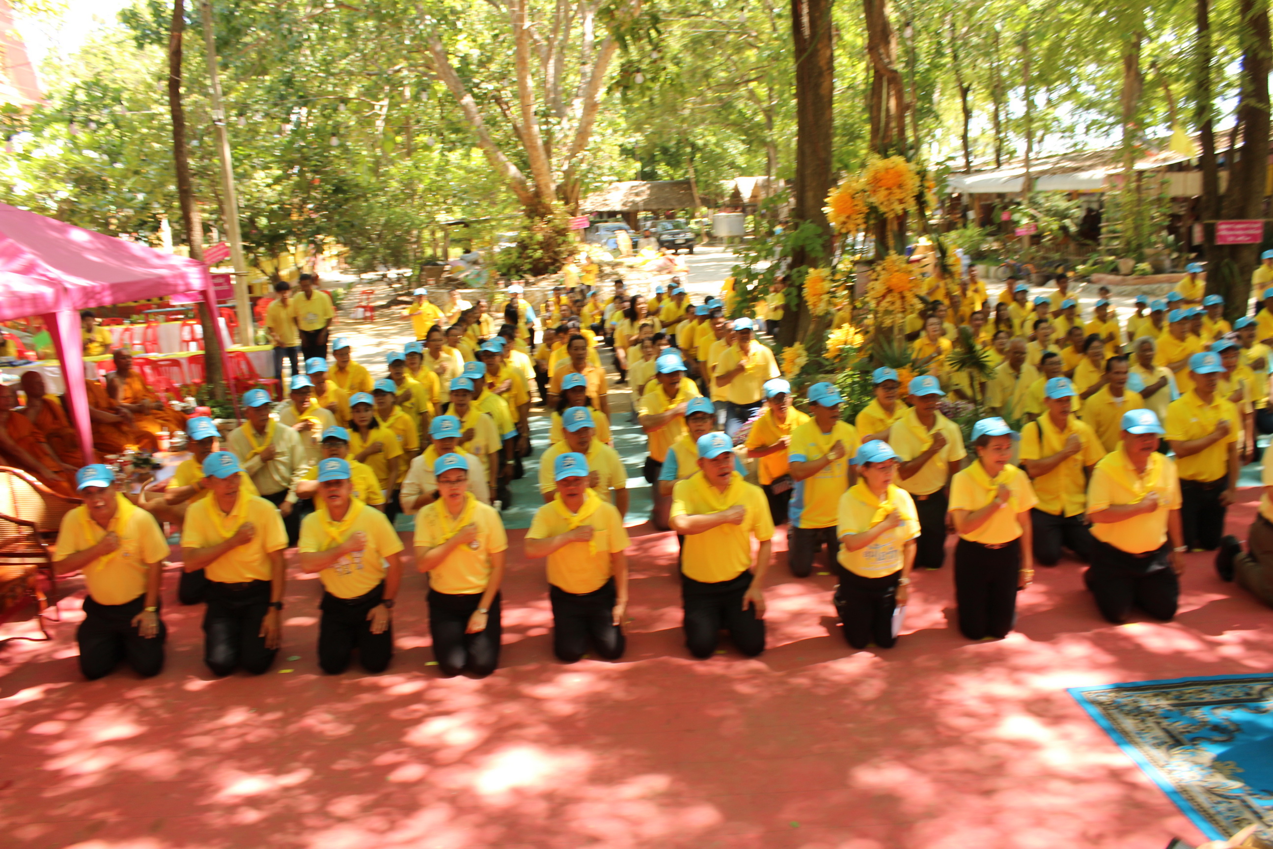 CDD@KAN>>>เมืองกาญจน์รวมใจ จัดโครงการพัฒนาหมู่บ้านเศรษฐกิจพอเพียง มั่นคง มั่งคั่ง ยั่งยืน เฉลิมพระเกียรติเนื่องในโอกาสมหามงคลพระราชพิธีบรมราชาภิเษก