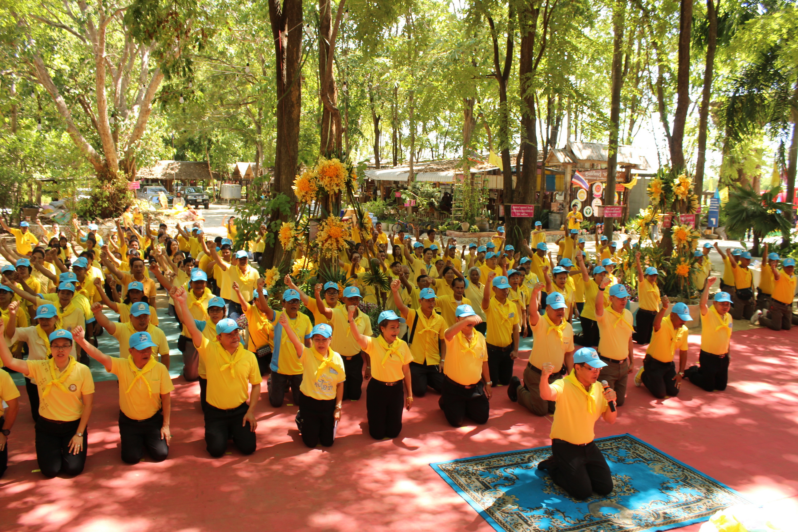 CDD@KAN>>>เมืองกาญจน์รวมใจ จัดโครงการพัฒนาหมู่บ้านเศรษฐกิจพอเพียง มั่นคง มั่งคั่ง ยั่งยืน เฉลิมพระเกียรติเนื่องในโอกาสมหามงคลพระราชพิธีบรมราชาภิเษก