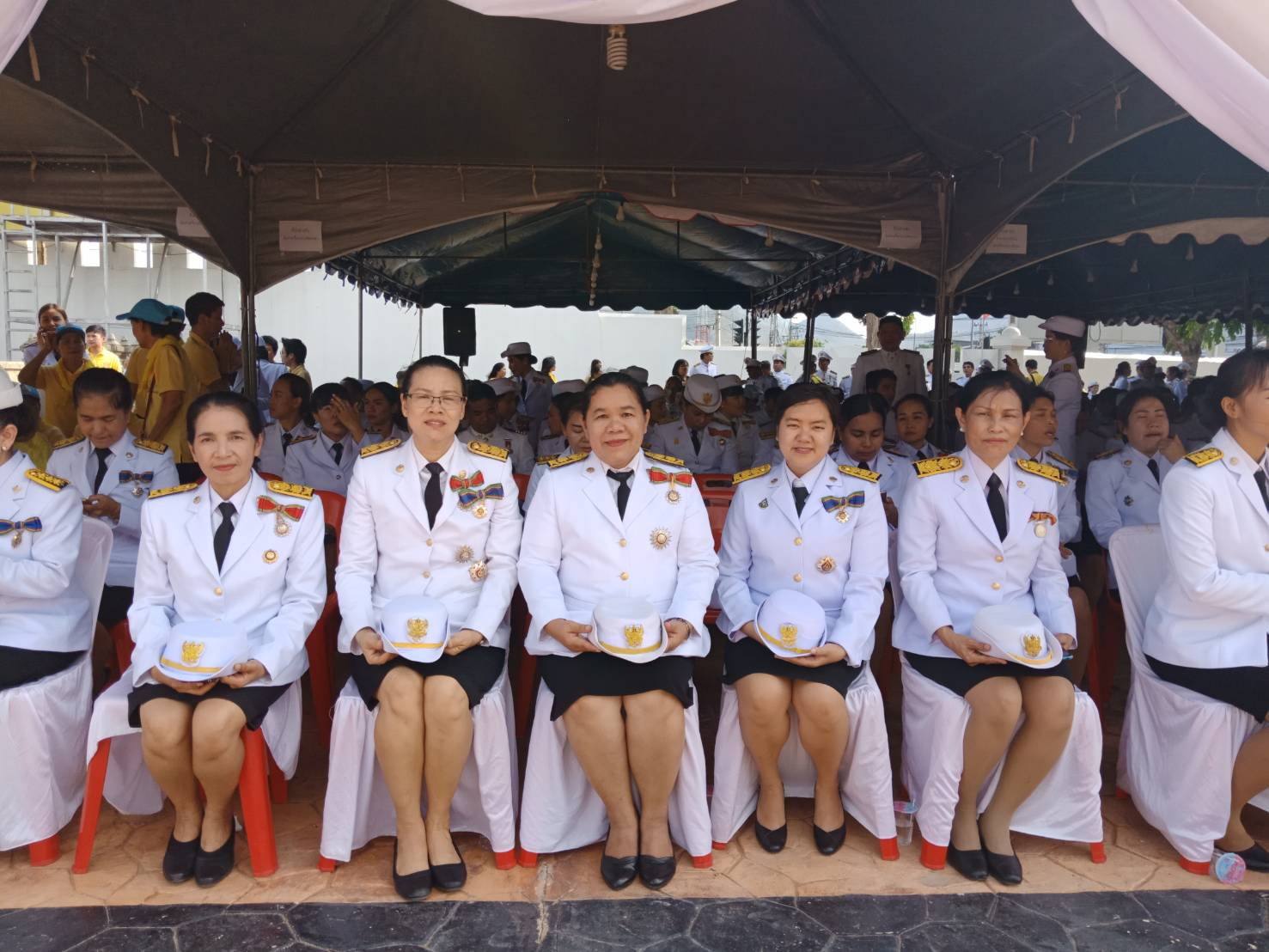 CDD@KAN>>>พช.กาญจน์ร่วมพิธีเปิดกรวยถวายราชสักการะหน้าพระบรมฉายาลักษณ์พระบาทสมเด็จพระเจ้าอยู่หัวในพิธีถวายพระพรชัยมงคล