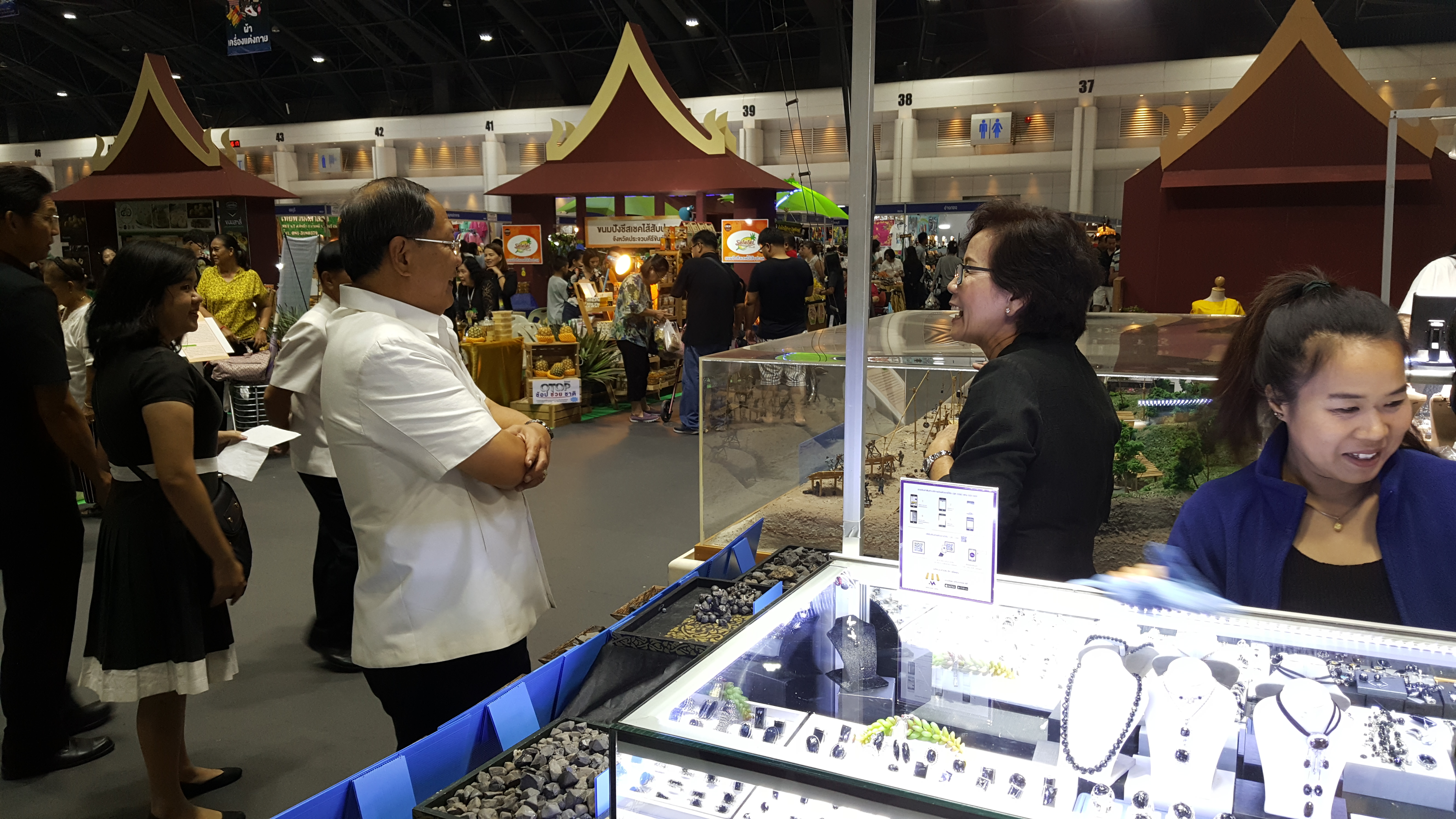 CDD@KAN>>>เมืองกาญจน์นำทัพสินค้า OTOP บุกงาน OTOP Midyear 2019