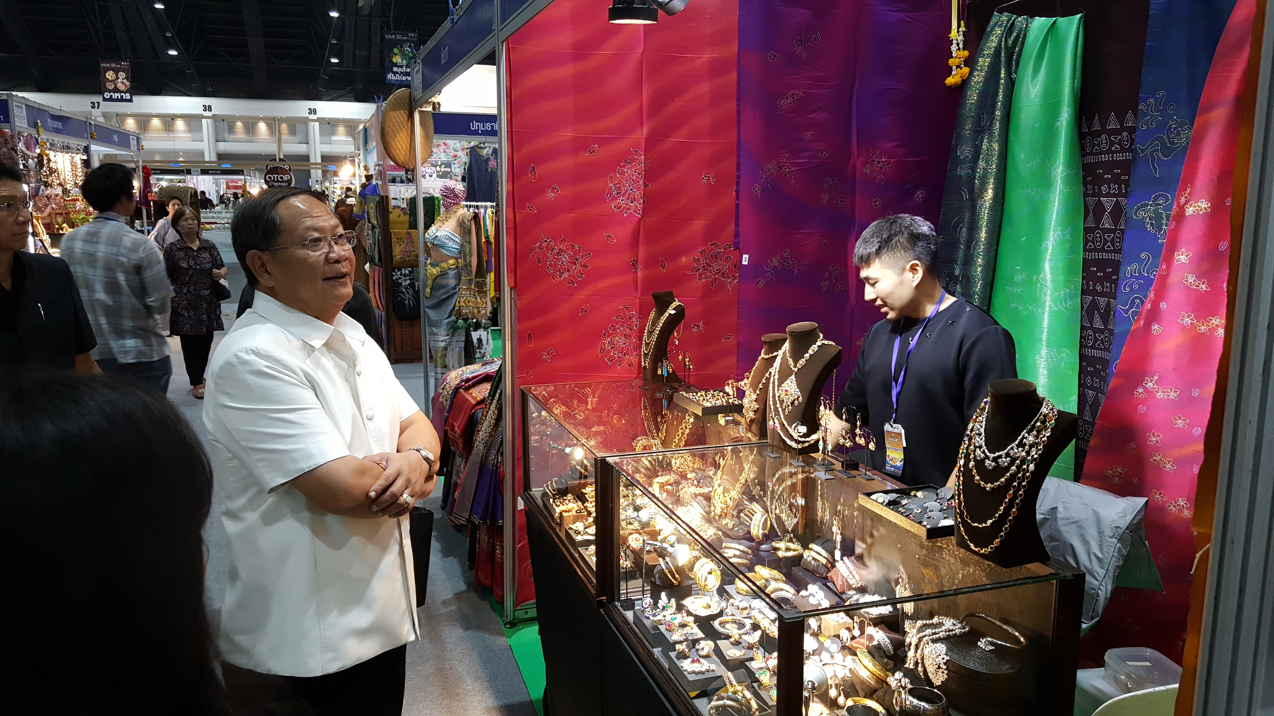 CDD@KAN>>>เมืองกาญจน์นำทัพสินค้า OTOP บุกงาน OTOP Midyear 2019