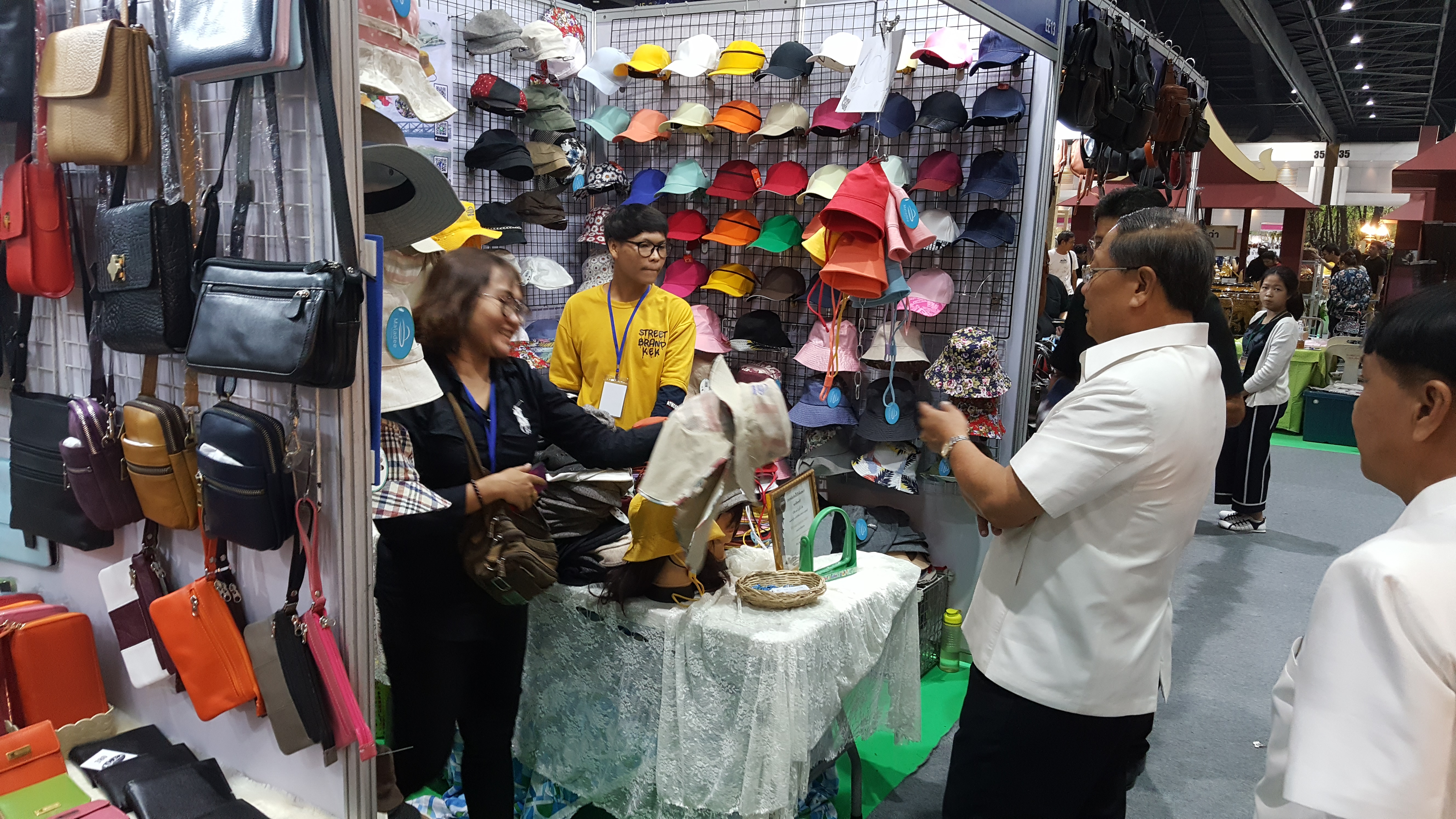CDD@KAN>>>เมืองกาญจน์นำทัพสินค้า OTOP บุกงาน OTOP Midyear 2019