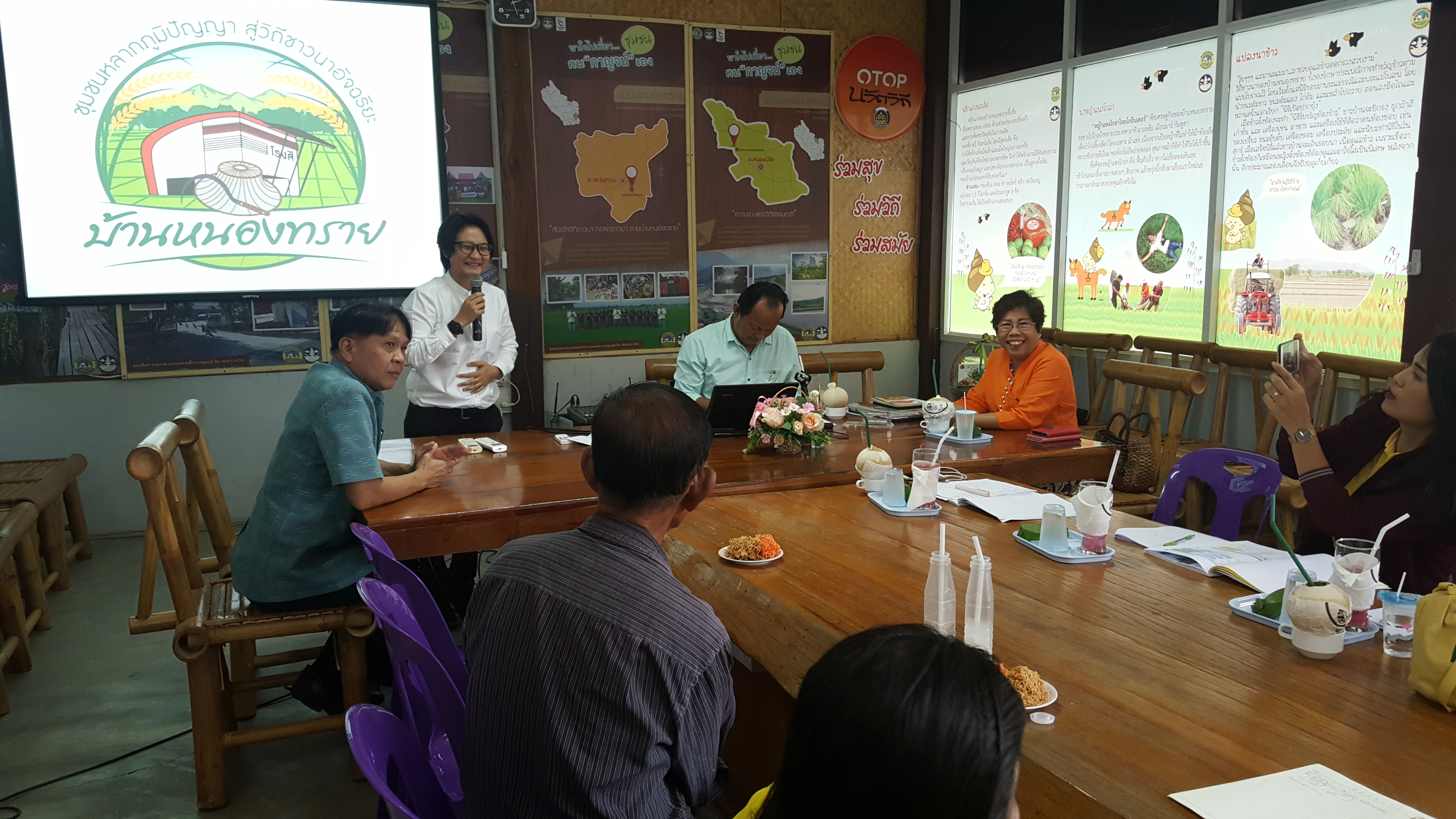 CDD@KAN>>>สำนักงานเสริมสร้างความเข้มแข็งชุมชน กรมการพัฒนาชุมชน ลงพื้นที่ติดตามโรงเรียนเศรษฐกิจพอเพียงบ้านหนองทราย