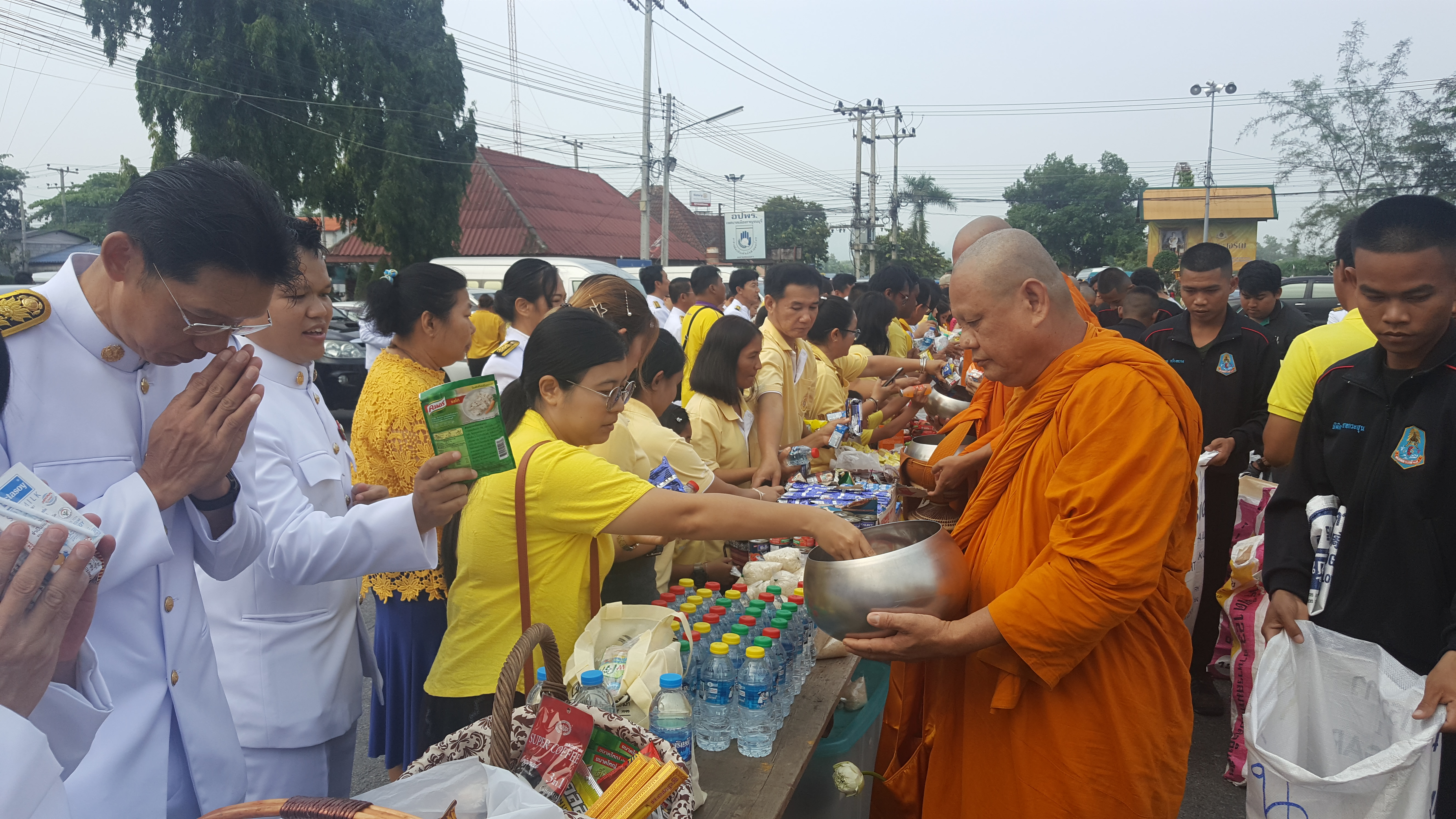 CDD@KAN>>>คณะข้าราชการ สพจ.กาญจนบุรี ร่วมพิธ่ีน้อมรำลึก เนื่องในวันคล้ายวันสวรรคตพระบาทสมเด็จพระบรมชนกาธิเบศร มหาภูมิพลอดุลยเดชมหาราช บรมนาถบพิตร
