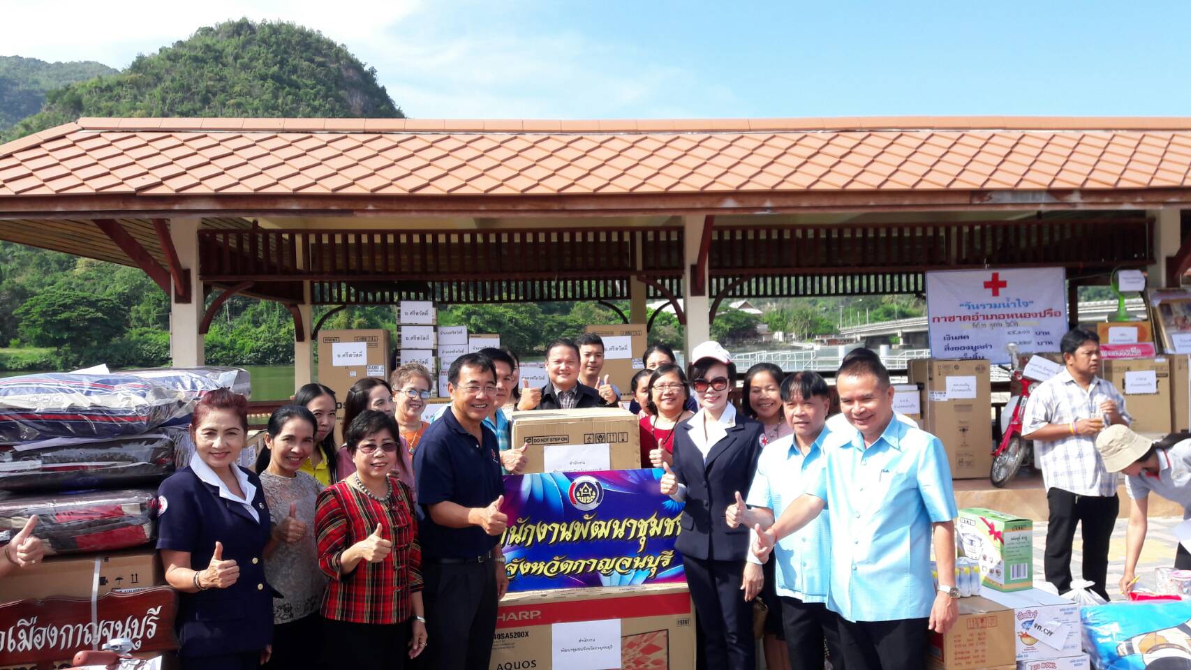 CDD@KAN>>>พัฒนาชุมชนกาญจนบุรี สนับสนุนของรางวัลออกร้านงานกาชาด ปี 62