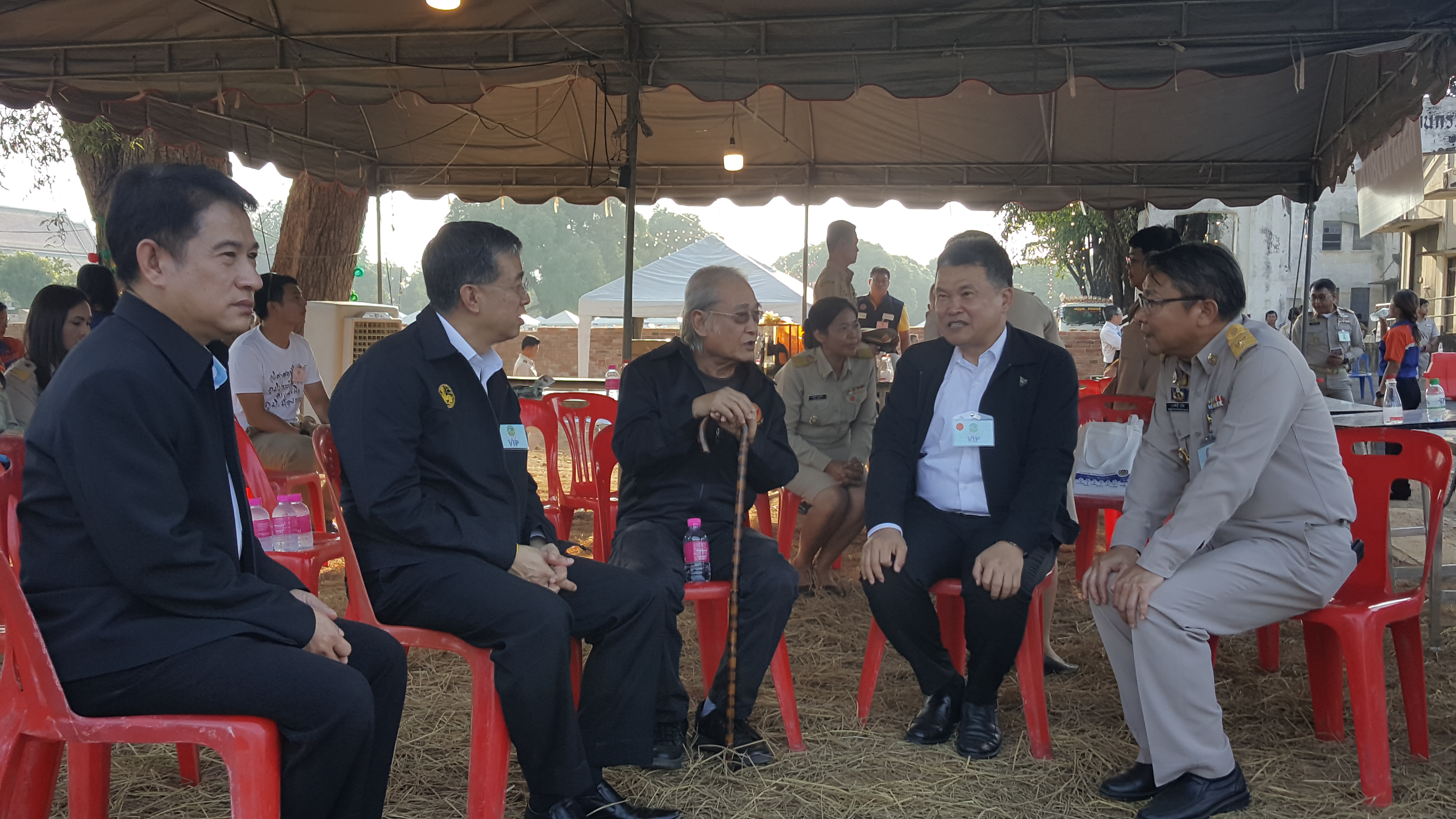 CDD@KAN>>>พัฒนาการจังหวัดกาญจนบุรี ร่วมต้อนรับนายกรัฐมนตรี และอธิบดีกรมการพัฒนาชุมชน