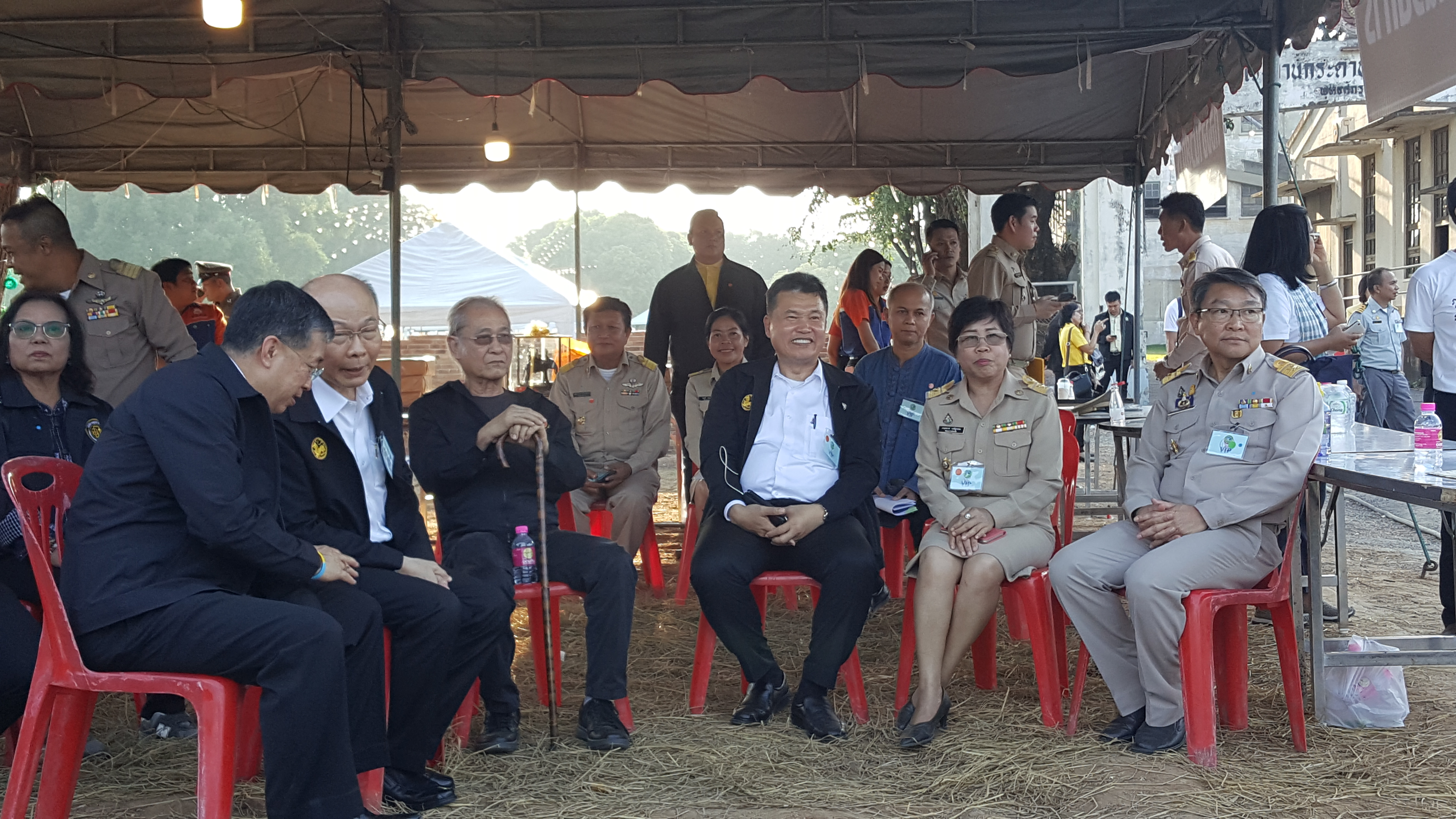 CDD@KAN>>>พัฒนาการจังหวัดกาญจนบุรี ร่วมต้อนรับนายกรัฐมนตรี และอธิบดีกรมการพัฒนาชุมชน