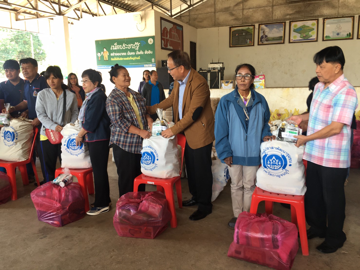 CDD@KAN>>>พัฒนาชุมชนกาญจน์ร่วมกับชมรมผู้นำอาสาพัฒนาชุมชนจัดกิจกรรมครบรอบ 51 ปี