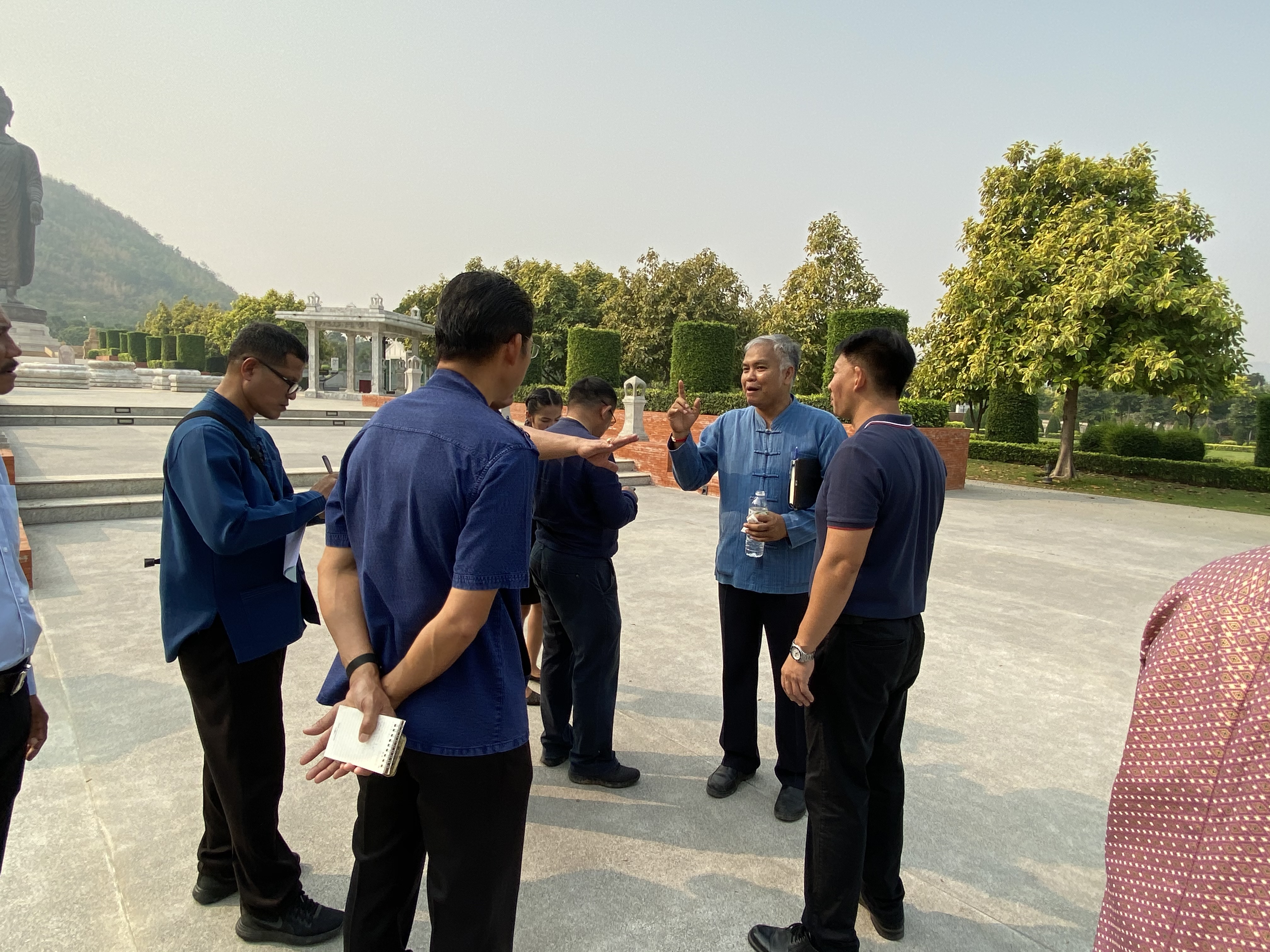 CDD@KAN>>> พช.กาญจน์เตรียมพัฒนาบริเวณพระพุทธเมตตาประชาไทยไตรโลกนาถคันธารราฐอนุสรณ์รับการท่องเที่ยวแบบใหม่