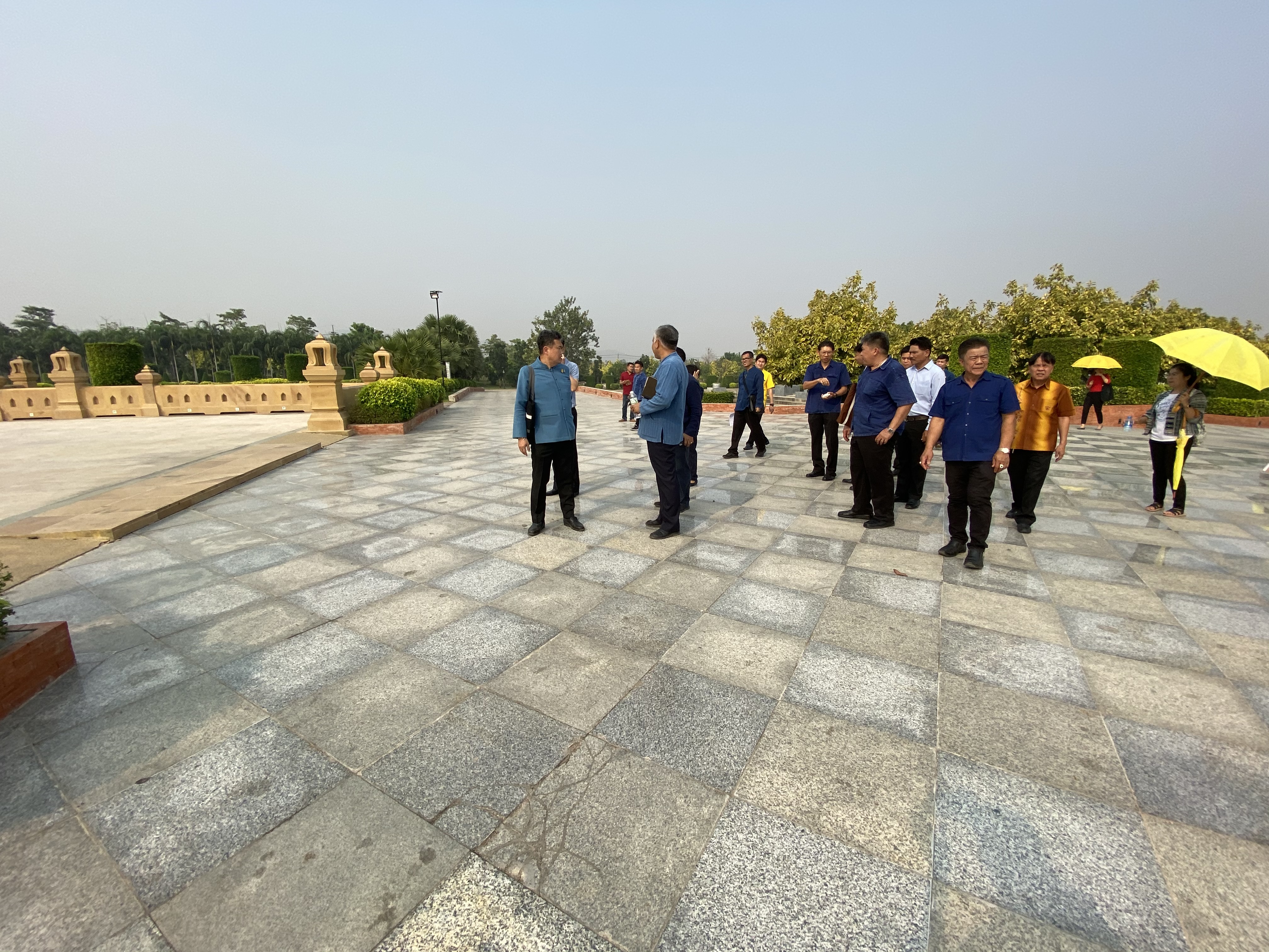CDD@KAN>>> พช.กาญจน์เตรียมพัฒนาบริเวณพระพุทธเมตตาประชาไทยไตรโลกนาถคันธารราฐอนุสรณ์รับการท่องเที่ยวแบบใหม่
