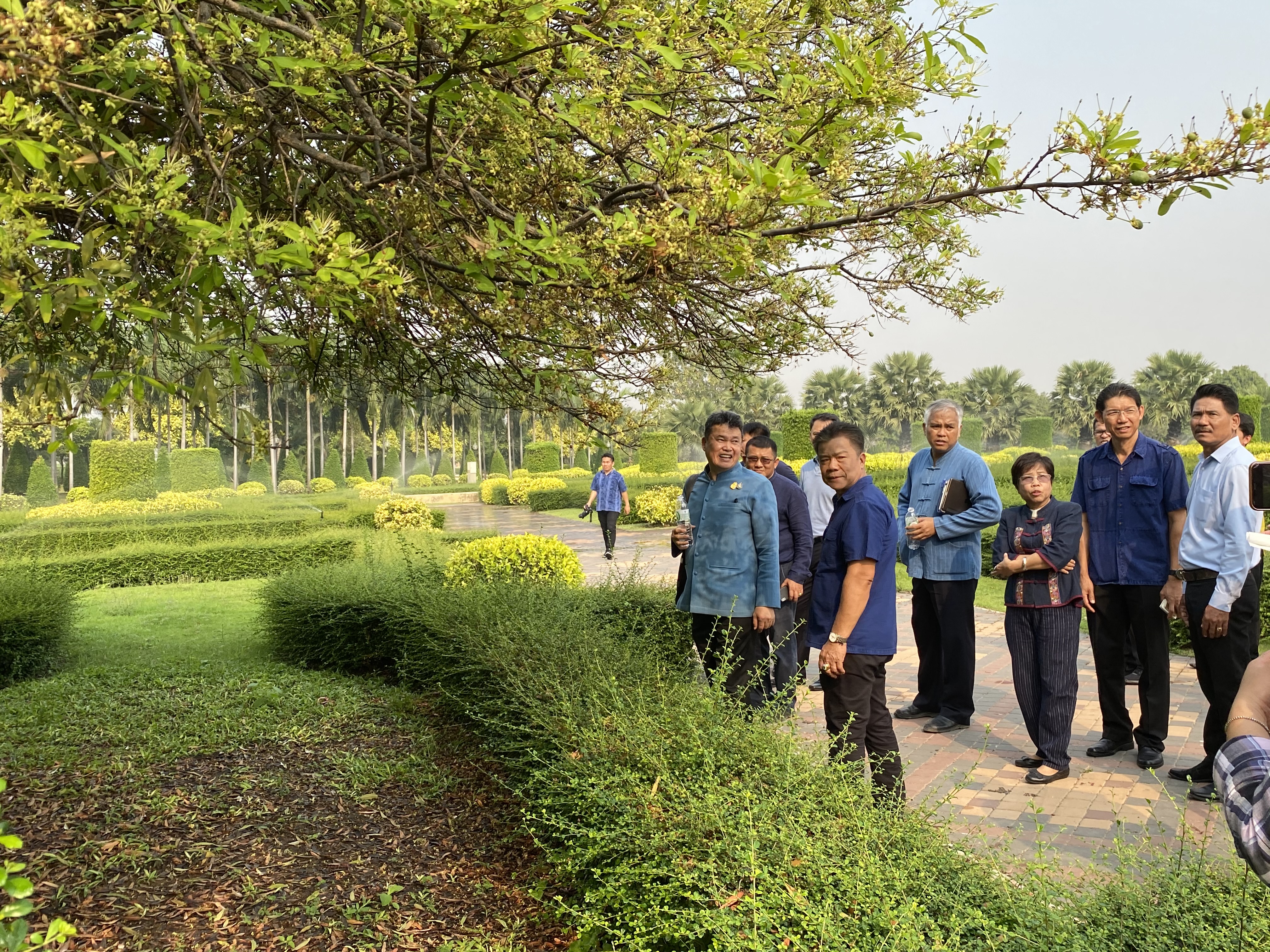 CDD@KAN>>> พช.กาญจน์เตรียมพัฒนาบริเวณพระพุทธเมตตาประชาไทยไตรโลกนาถคันธารราฐอนุสรณ์รับการท่องเที่ยวแบบใหม่