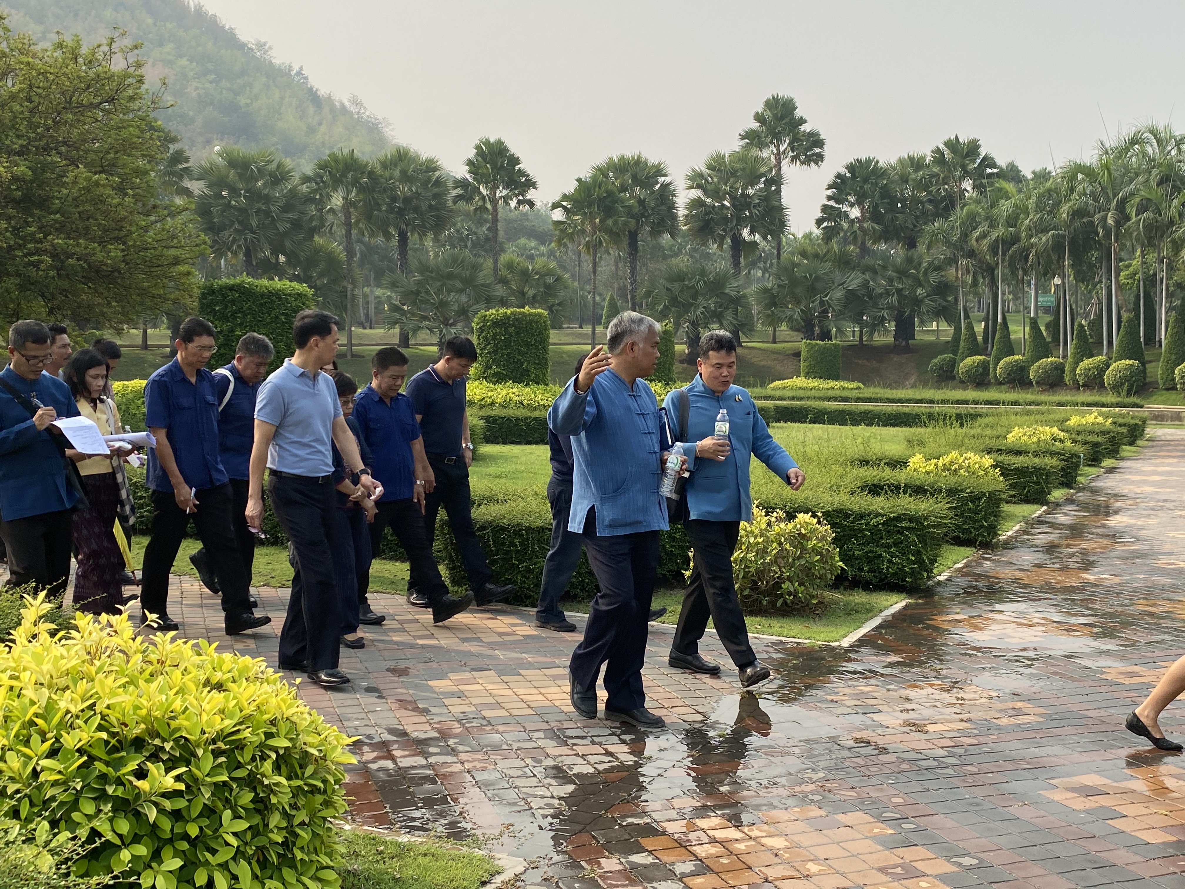 CDD@KAN>>> พช.กาญจน์เตรียมพัฒนาบริเวณพระพุทธเมตตาประชาไทยไตรโลกนาถคันธารราฐอนุสรณ์รับการท่องเที่ยวแบบใหม่