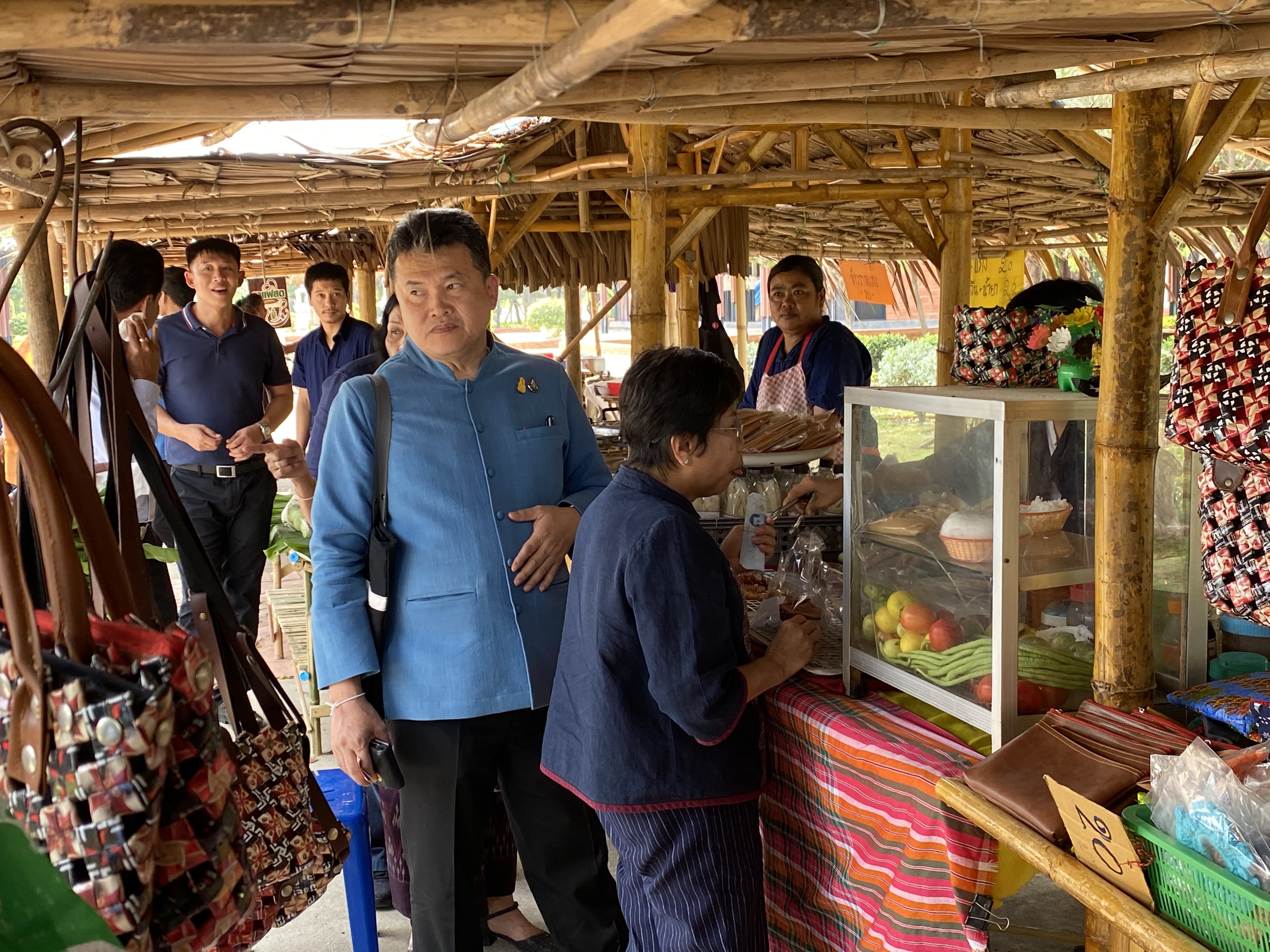 CDD@KAN>>> พช.กาญจน์เตรียมพัฒนาบริเวณพระพุทธเมตตาประชาไทยไตรโลกนาถคันธารราฐอนุสรณ์รับการท่องเที่ยวแบบใหม่
