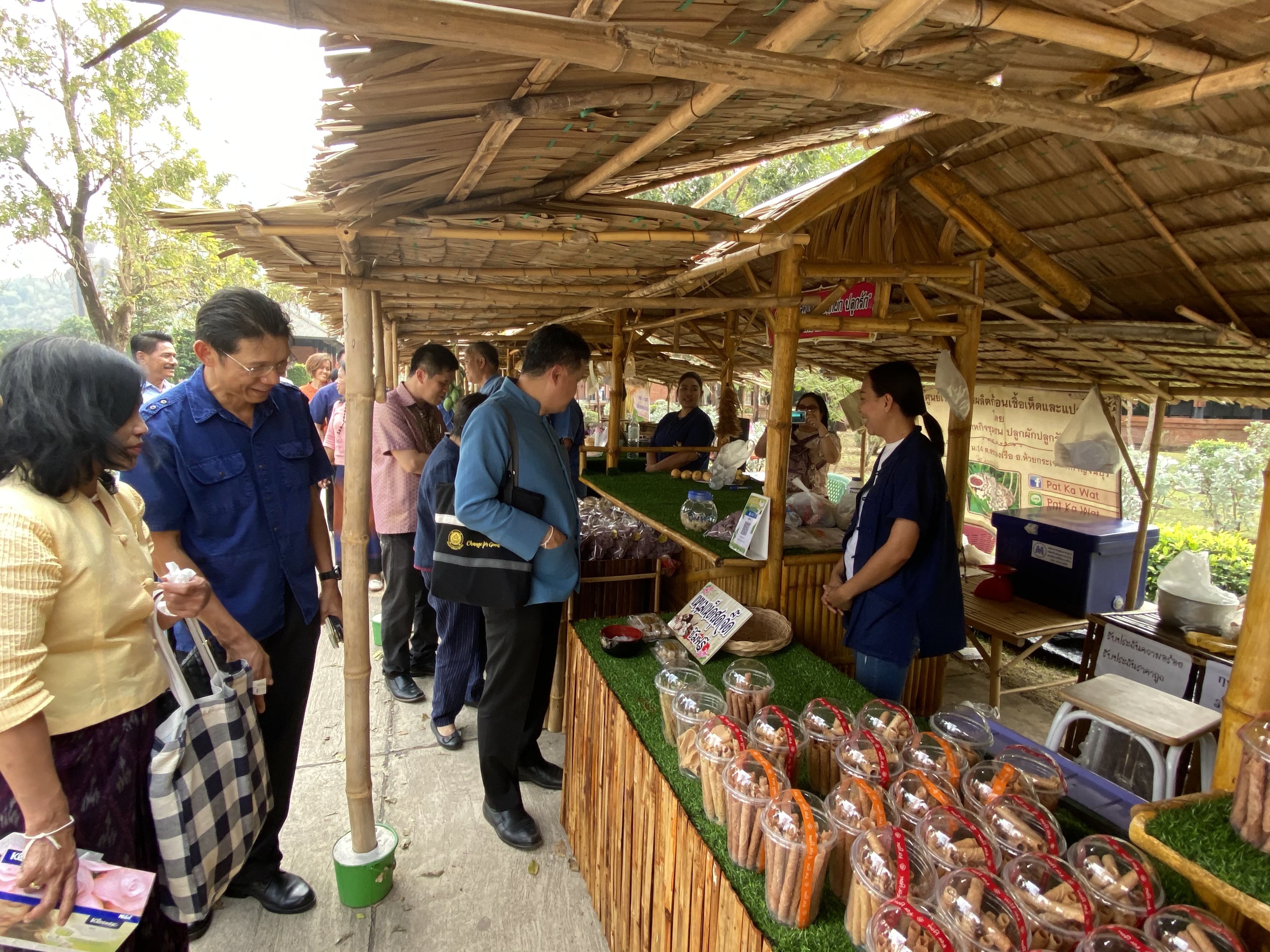 CDD@KAN>>> พช.กาญจน์เตรียมพัฒนาบริเวณพระพุทธเมตตาประชาไทยไตรโลกนาถคันธารราฐอนุสรณ์รับการท่องเที่ยวแบบใหม่