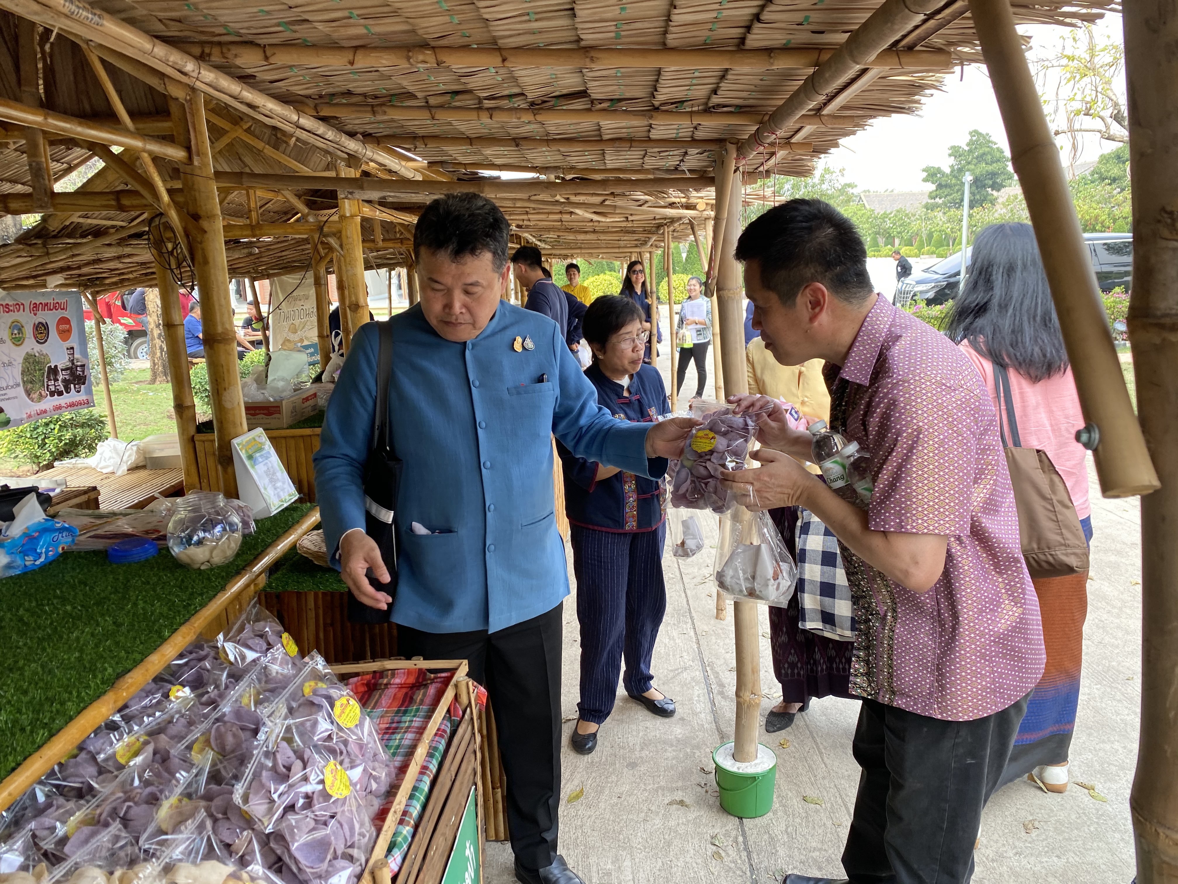 CDD@KAN>>> พช.กาญจน์เตรียมพัฒนาบริเวณพระพุทธเมตตาประชาไทยไตรโลกนาถคันธารราฐอนุสรณ์รับการท่องเที่ยวแบบใหม่