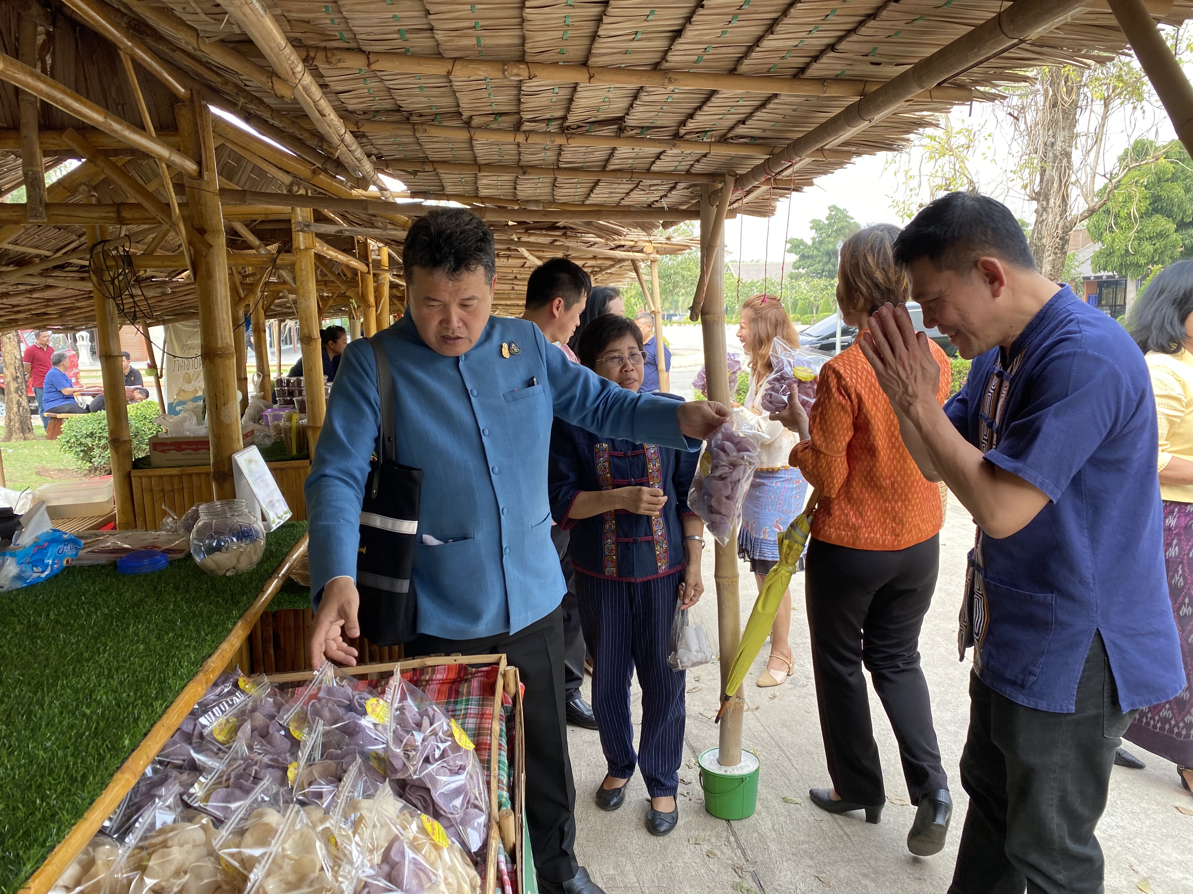 CDD@KAN>>> พช.กาญจน์เตรียมพัฒนาบริเวณพระพุทธเมตตาประชาไทยไตรโลกนาถคันธารราฐอนุสรณ์รับการท่องเที่ยวแบบใหม่