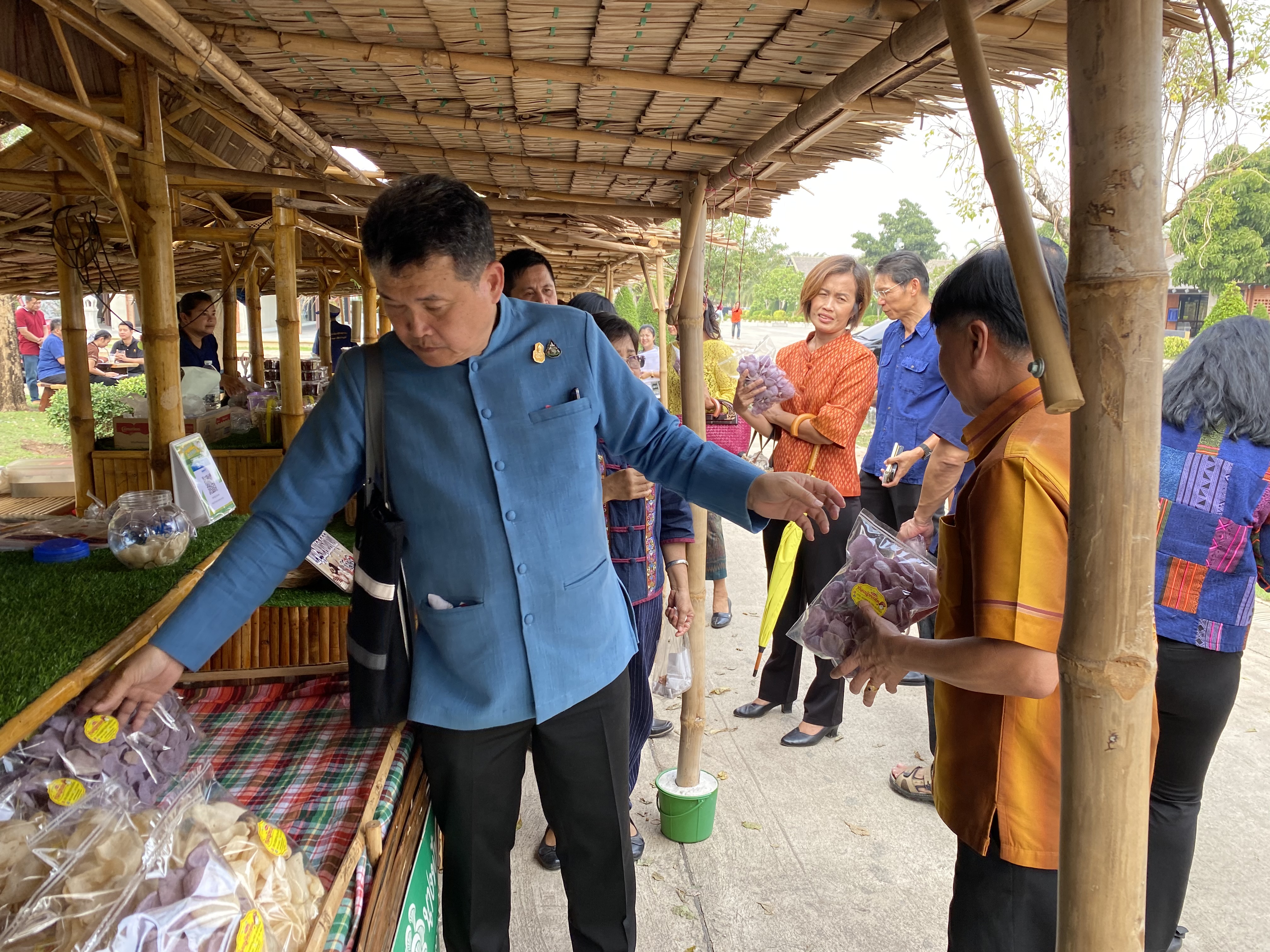 CDD@KAN>>> พช.กาญจน์เตรียมพัฒนาบริเวณพระพุทธเมตตาประชาไทยไตรโลกนาถคันธารราฐอนุสรณ์รับการท่องเที่ยวแบบใหม่