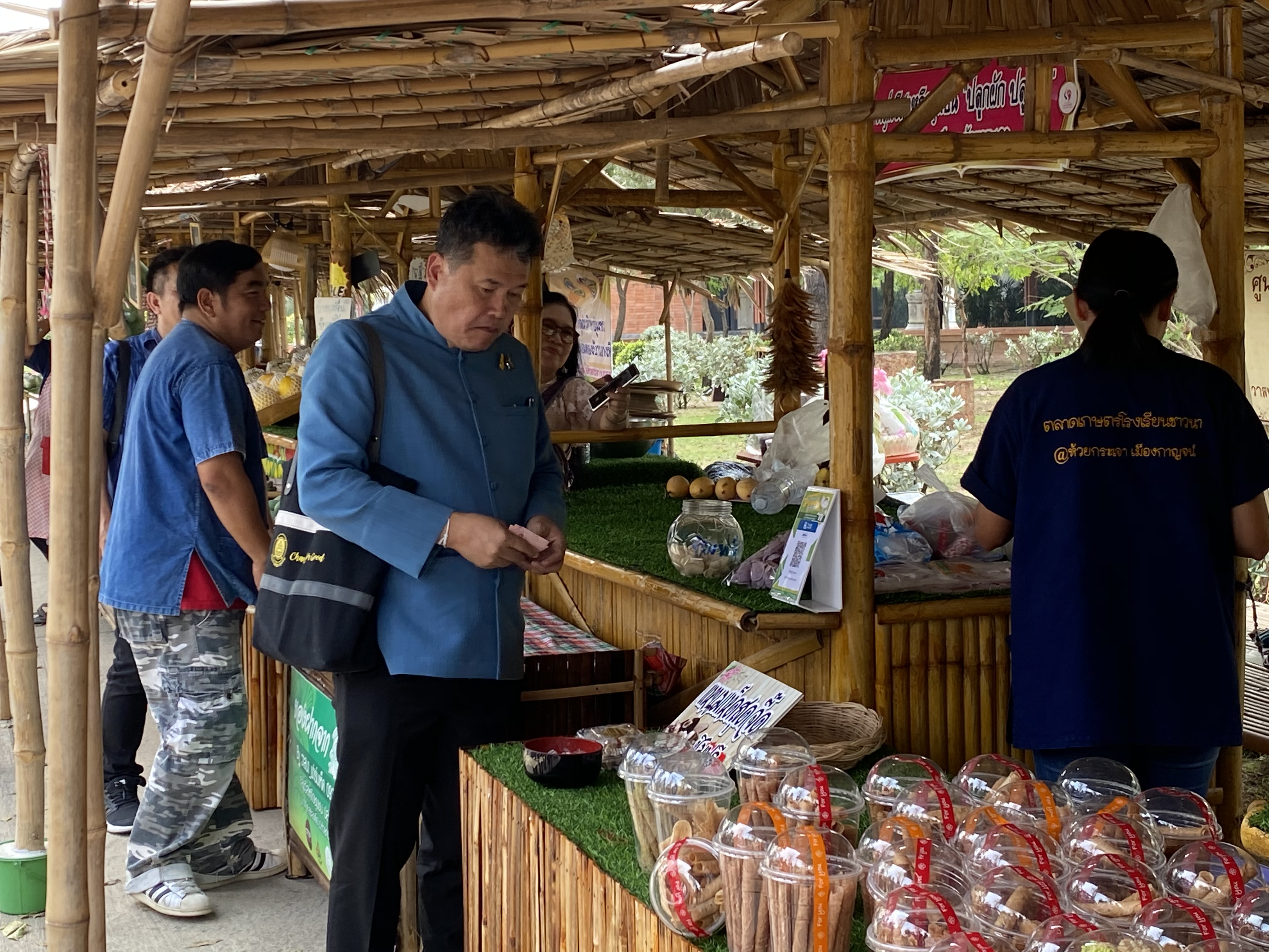 CDD@KAN>>> พช.กาญจน์เตรียมพัฒนาบริเวณพระพุทธเมตตาประชาไทยไตรโลกนาถคันธารราฐอนุสรณ์รับการท่องเที่ยวแบบใหม่