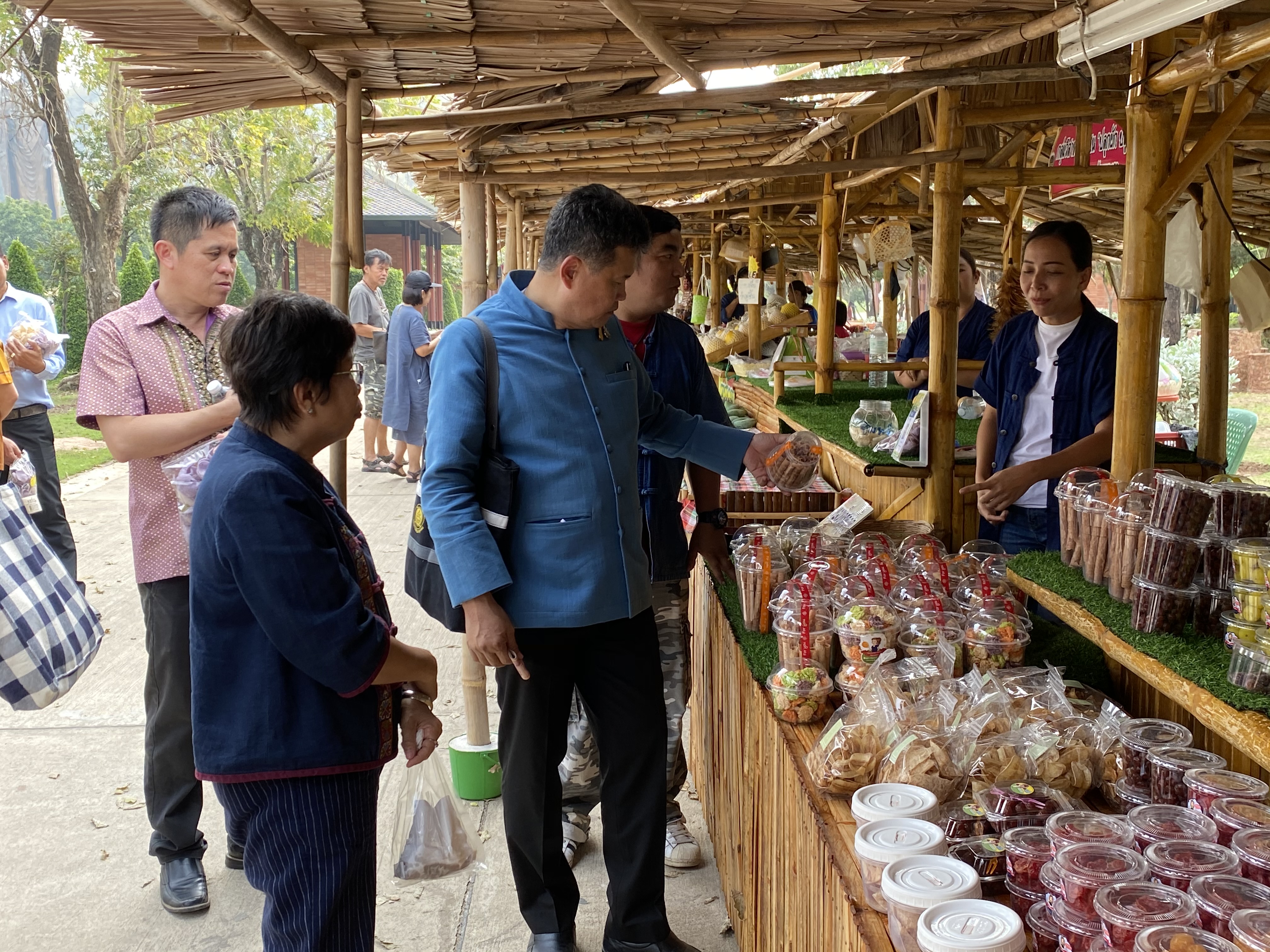 CDD@KAN>>> พช.กาญจน์เตรียมพัฒนาบริเวณพระพุทธเมตตาประชาไทยไตรโลกนาถคันธารราฐอนุสรณ์รับการท่องเที่ยวแบบใหม่