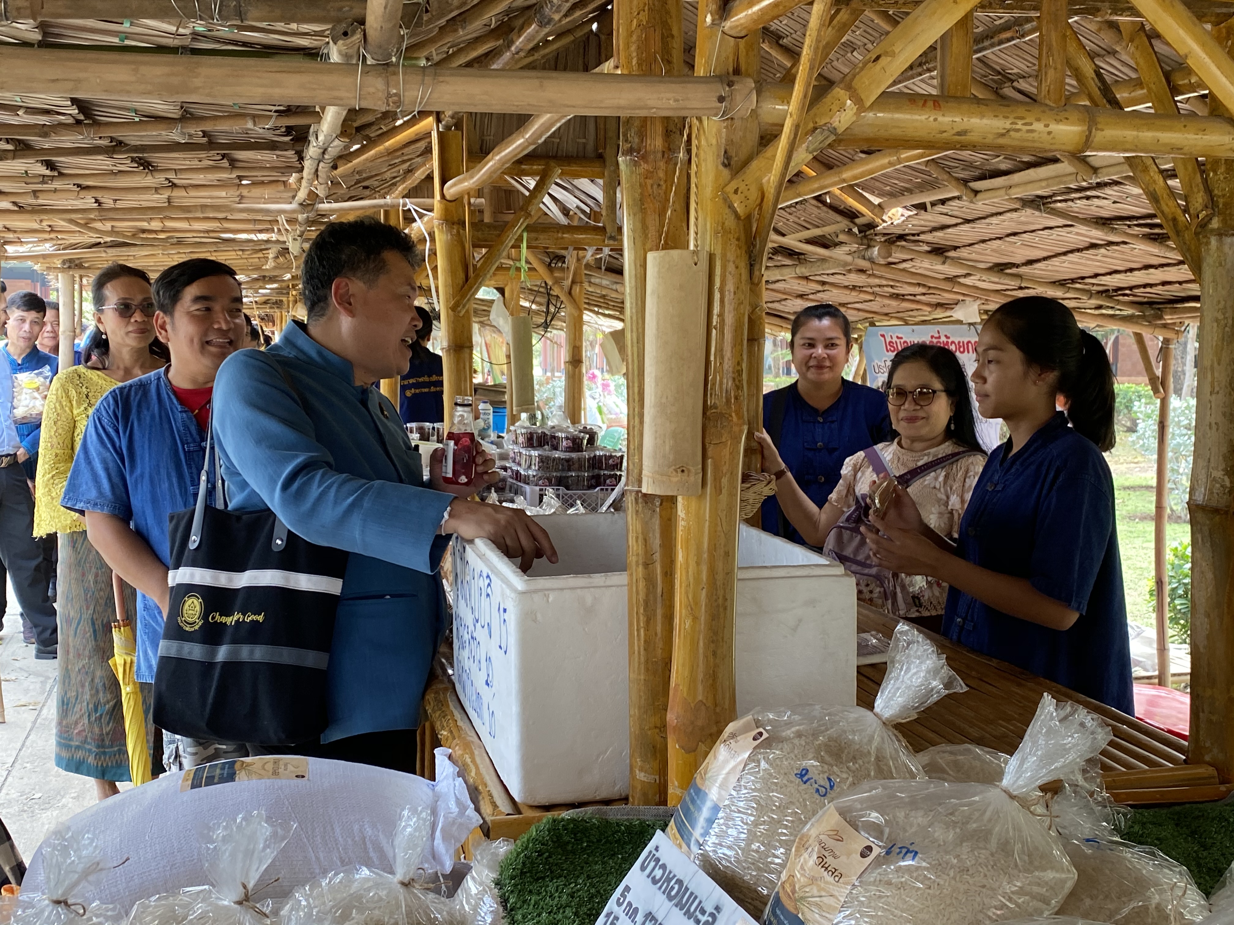 CDD@KAN>>> พช.กาญจน์เตรียมพัฒนาบริเวณพระพุทธเมตตาประชาไทยไตรโลกนาถคันธารราฐอนุสรณ์รับการท่องเที่ยวแบบใหม่