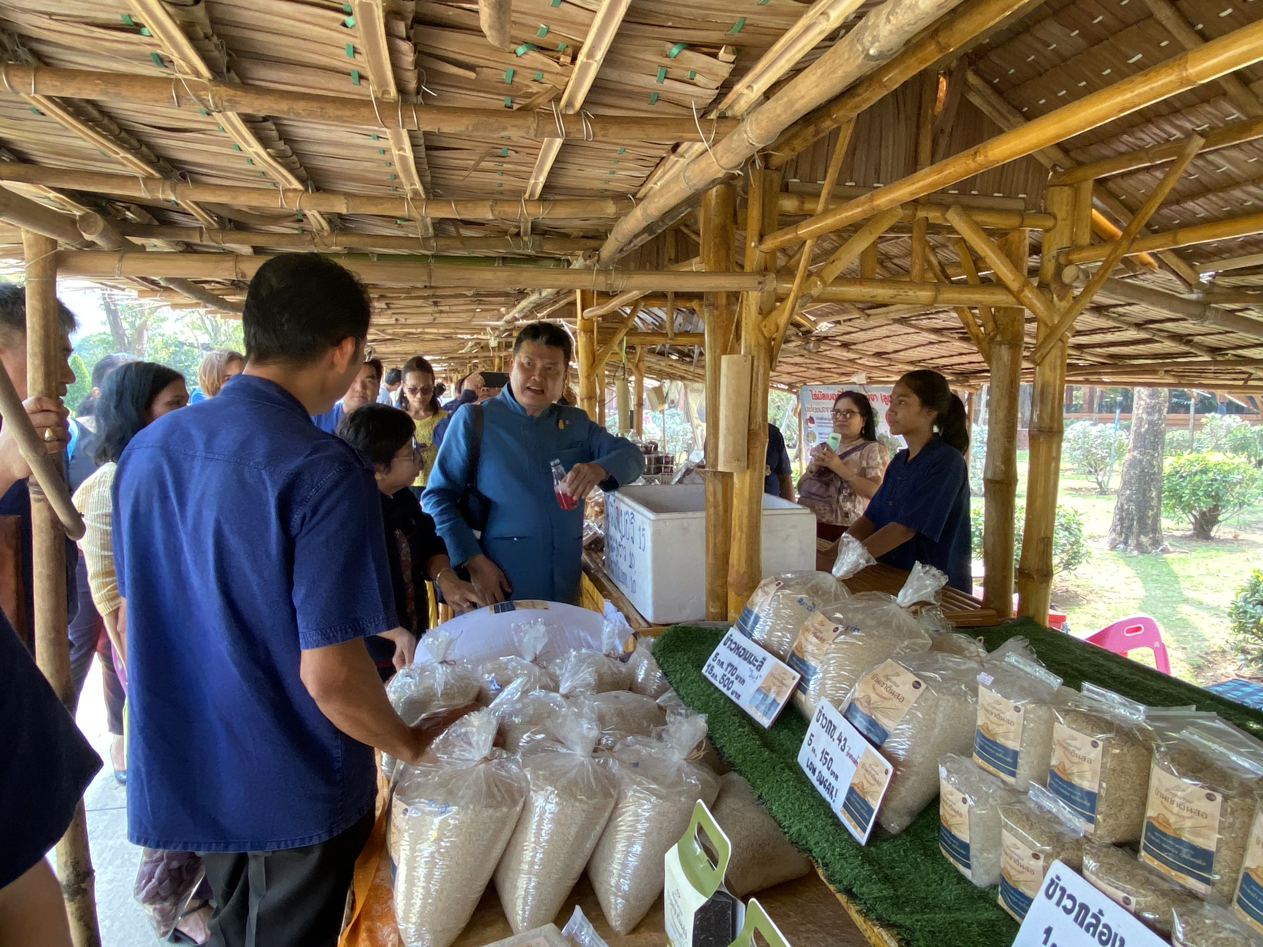 CDD@KAN>>> พช.กาญจน์เตรียมพัฒนาบริเวณพระพุทธเมตตาประชาไทยไตรโลกนาถคันธารราฐอนุสรณ์รับการท่องเที่ยวแบบใหม่