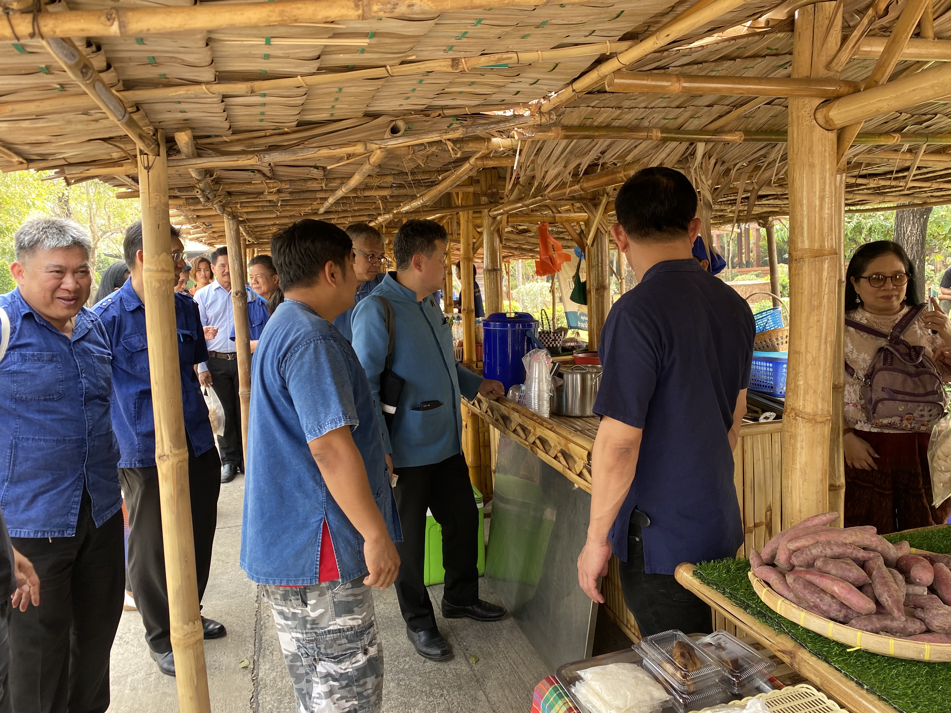 CDD@KAN>>> พช.กาญจน์เตรียมพัฒนาบริเวณพระพุทธเมตตาประชาไทยไตรโลกนาถคันธารราฐอนุสรณ์รับการท่องเที่ยวแบบใหม่