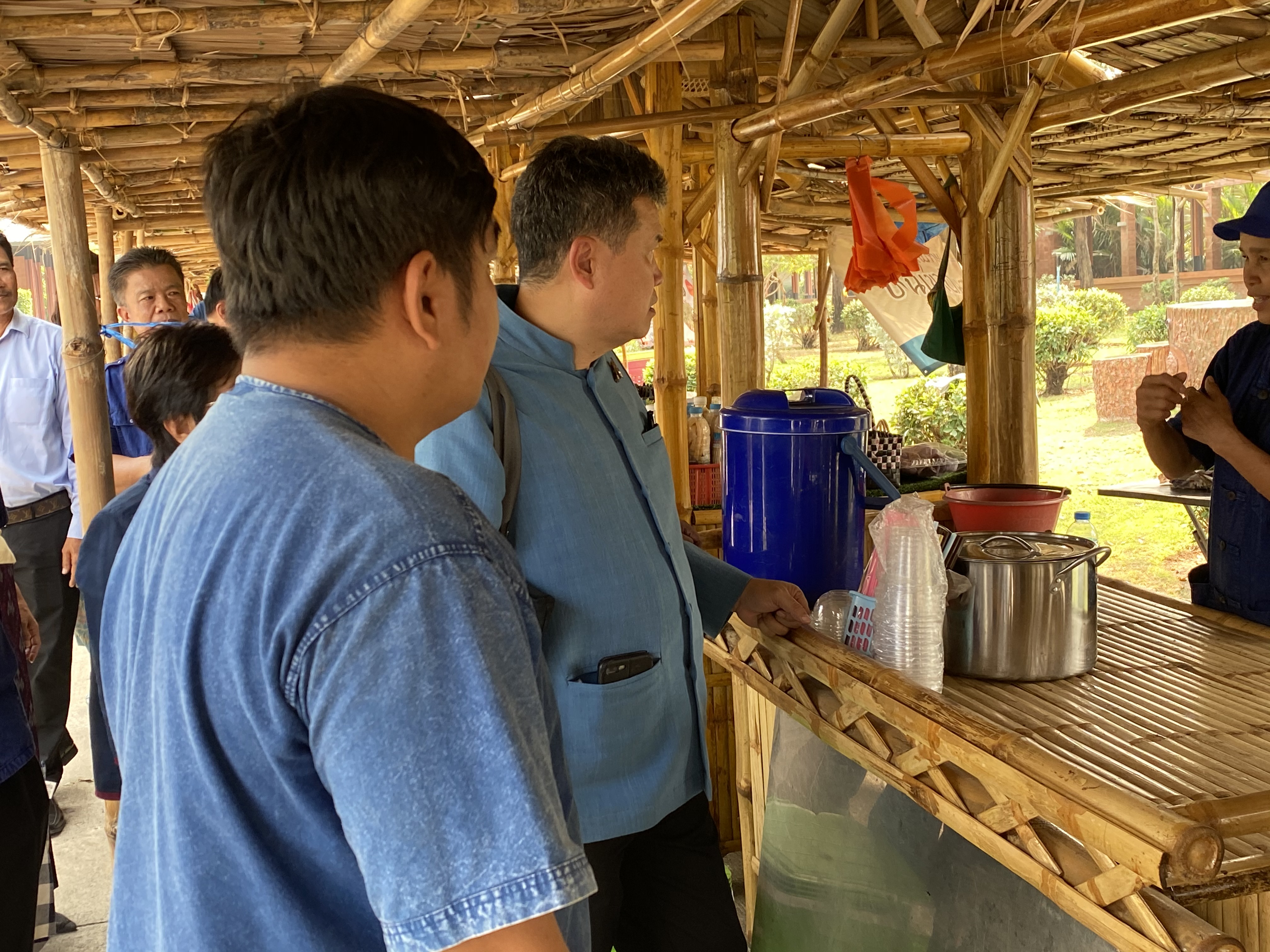 CDD@KAN>>> พช.กาญจน์เตรียมพัฒนาบริเวณพระพุทธเมตตาประชาไทยไตรโลกนาถคันธารราฐอนุสรณ์รับการท่องเที่ยวแบบใหม่
