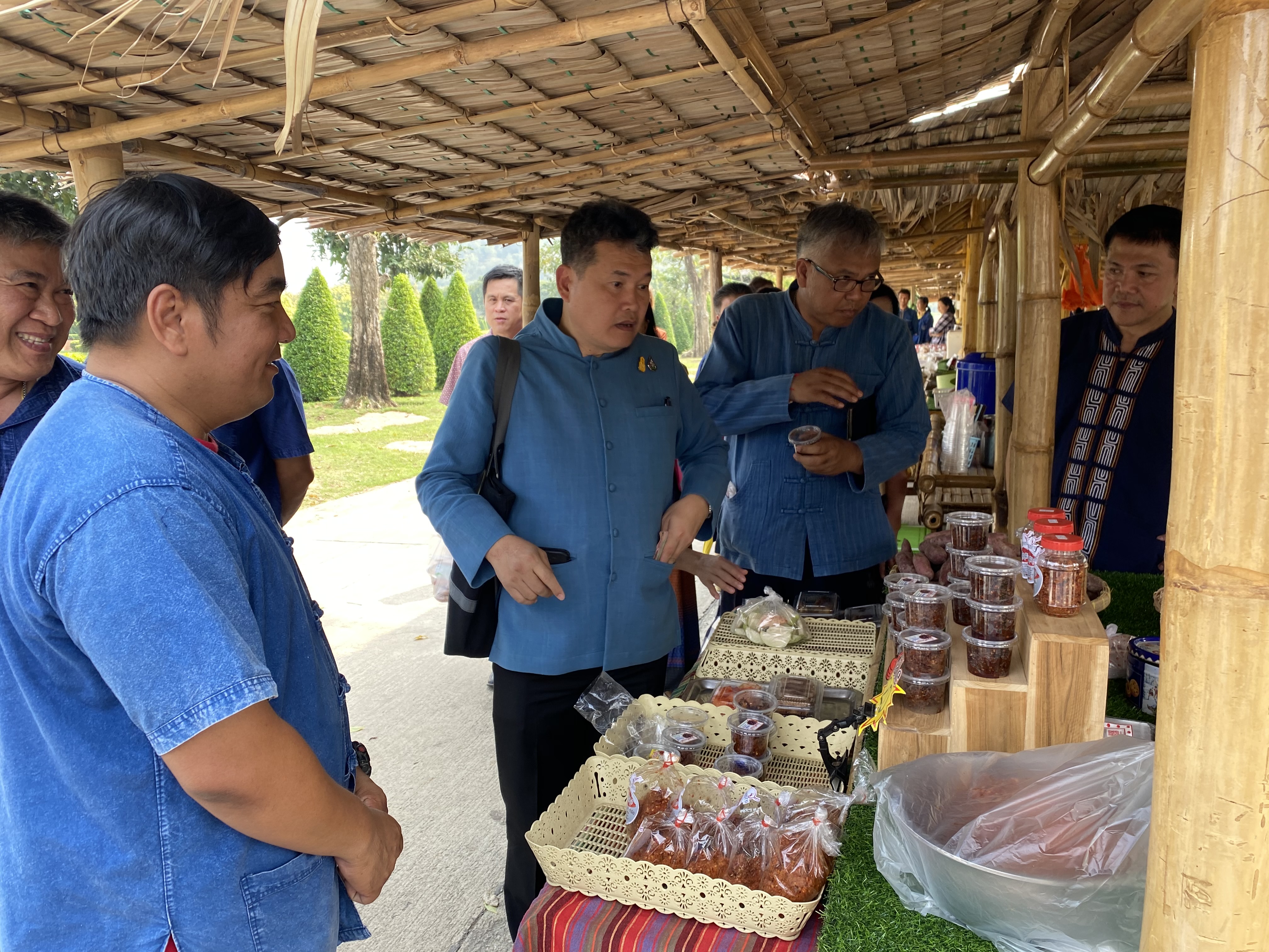 CDD@KAN>>> พช.กาญจน์เตรียมพัฒนาบริเวณพระพุทธเมตตาประชาไทยไตรโลกนาถคันธารราฐอนุสรณ์รับการท่องเที่ยวแบบใหม่