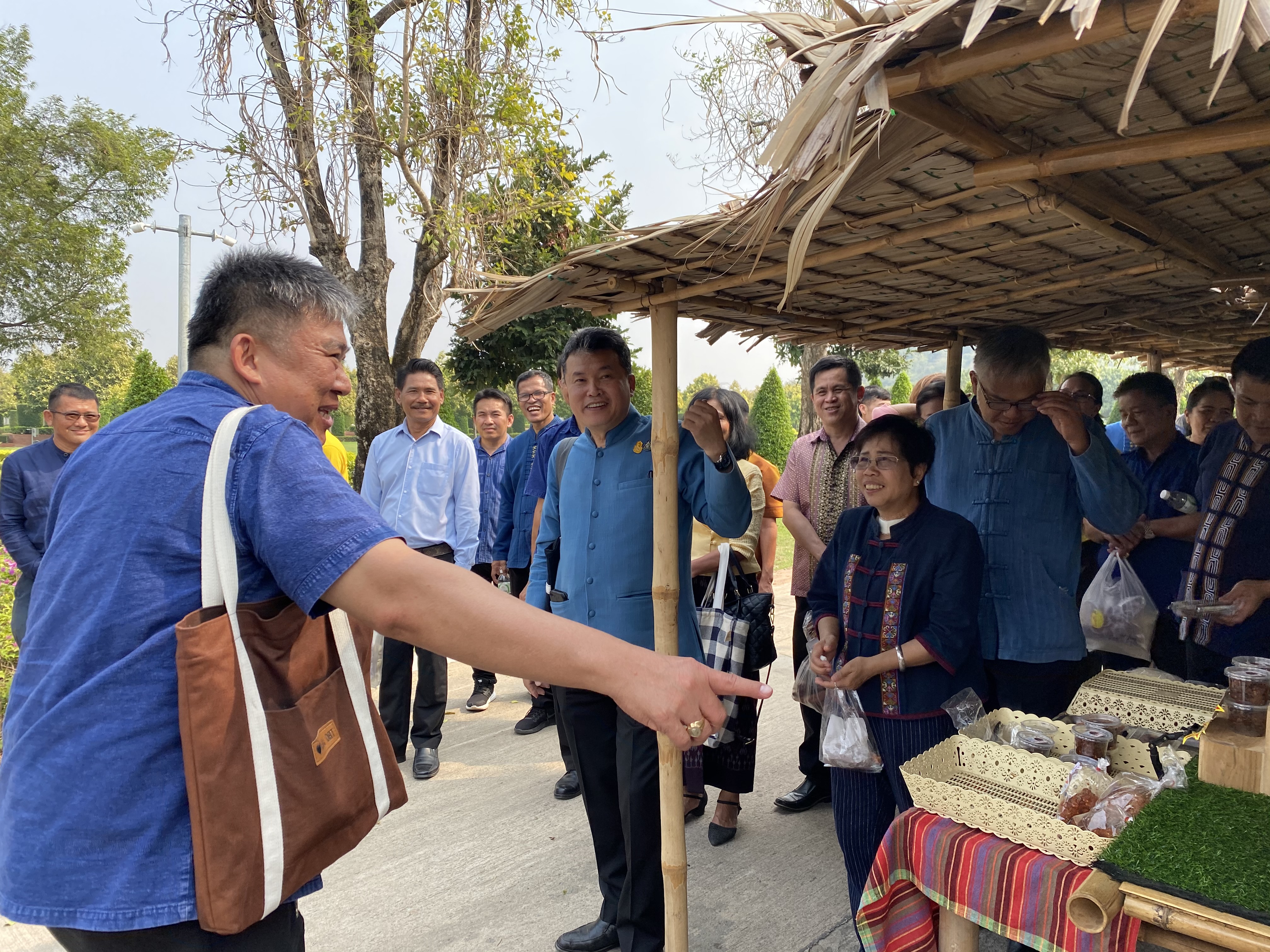CDD@KAN>>> พช.กาญจน์เตรียมพัฒนาบริเวณพระพุทธเมตตาประชาไทยไตรโลกนาถคันธารราฐอนุสรณ์รับการท่องเที่ยวแบบใหม่