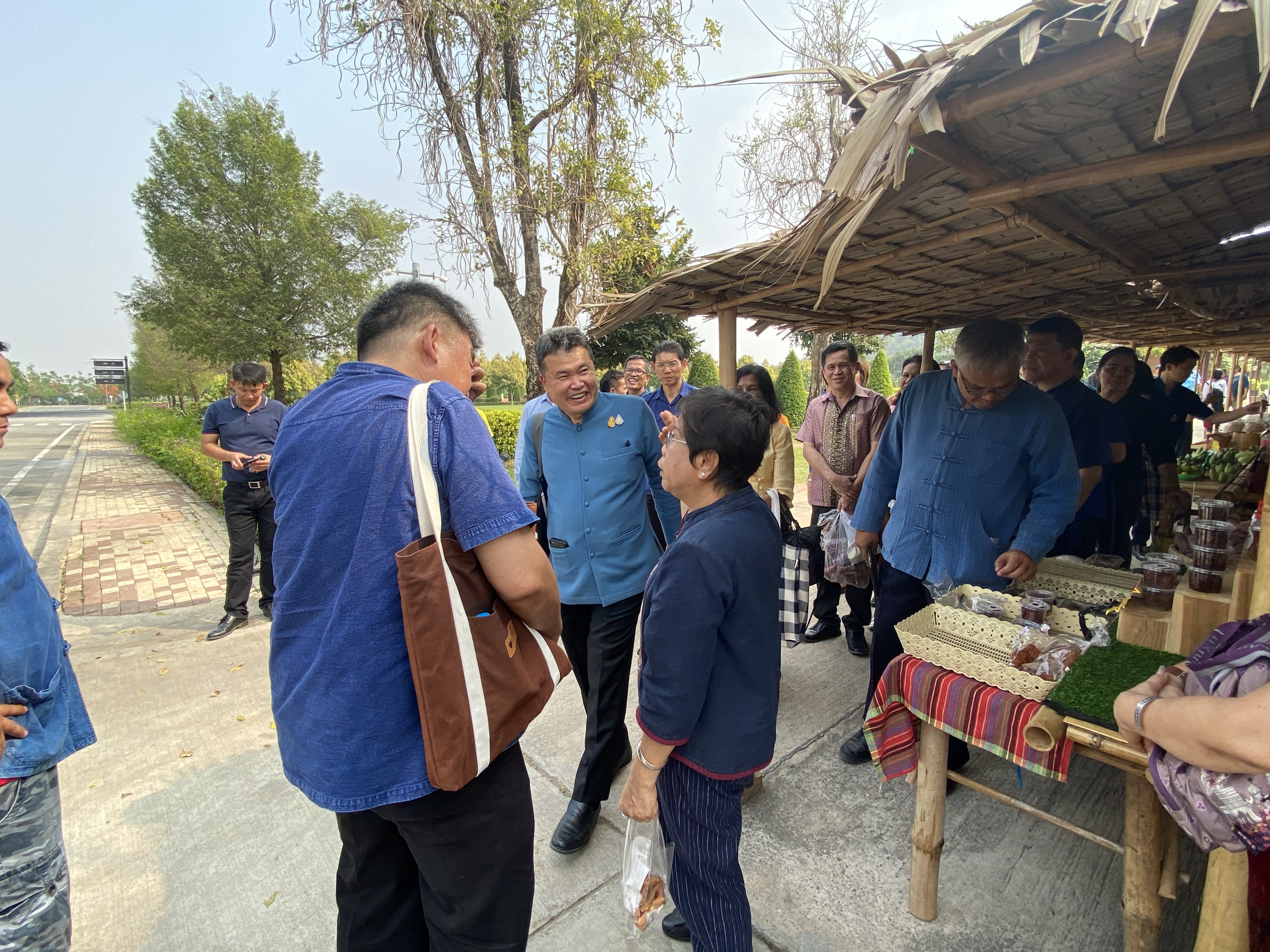 CDD@KAN>>> พช.กาญจน์เตรียมพัฒนาบริเวณพระพุทธเมตตาประชาไทยไตรโลกนาถคันธารราฐอนุสรณ์รับการท่องเที่ยวแบบใหม่