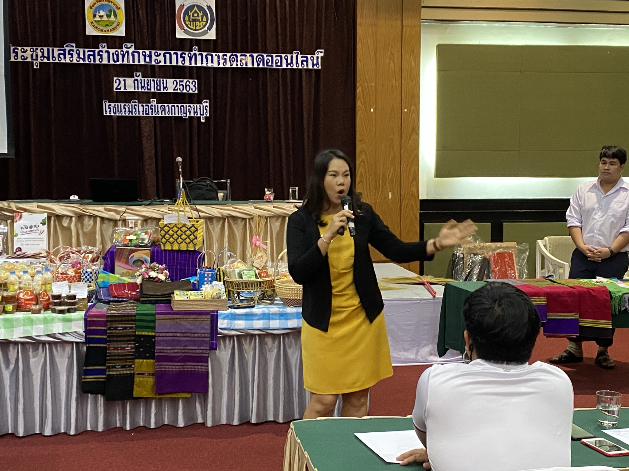 CDD@KAN>>>พช.กาญจน์ เพิ่มทักษะตลาดออนไลน์ให้กลุ่มสัมมาชีพชุมชน