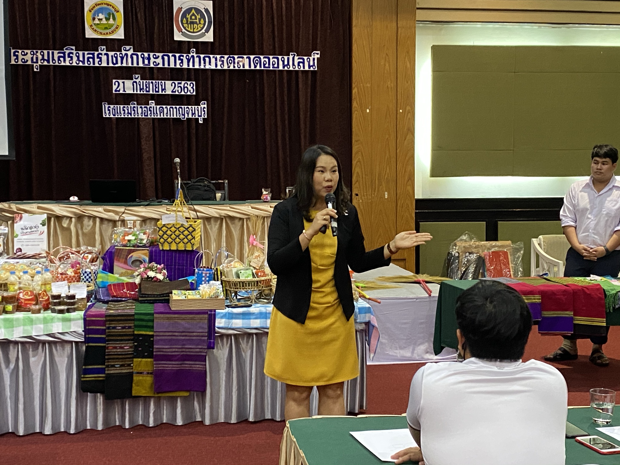CDD@KAN>>>พช.กาญจน์ เพิ่มทักษะตลาดออนไลน์ให้กลุ่มสัมมาชีพชุมชน