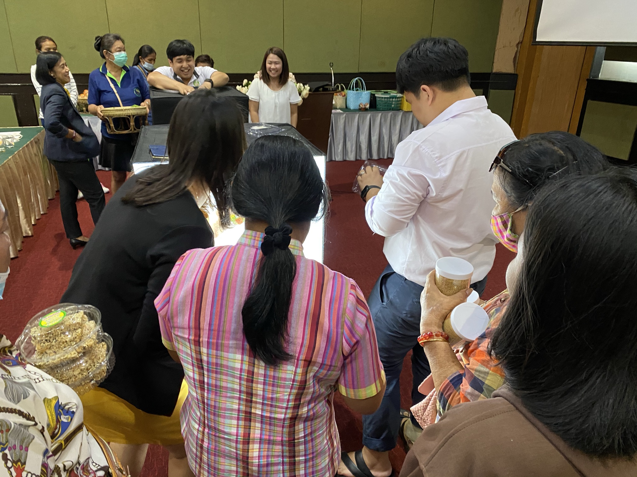 CDD@KAN>>>พช.กาญจน์ เพิ่มทักษะตลาดออนไลน์ให้กลุ่มสัมมาชีพชุมชน