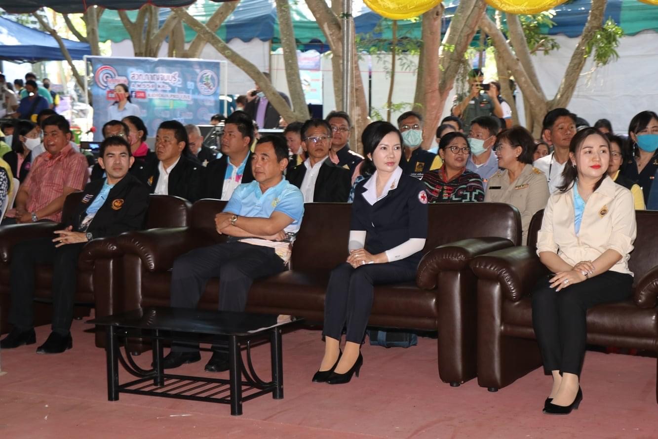 CDD@KAN>>>พช.กาญจน์ร่วมกิจกรรมจังหวัดเคลื่อนที่ให้บริการประชาชน
