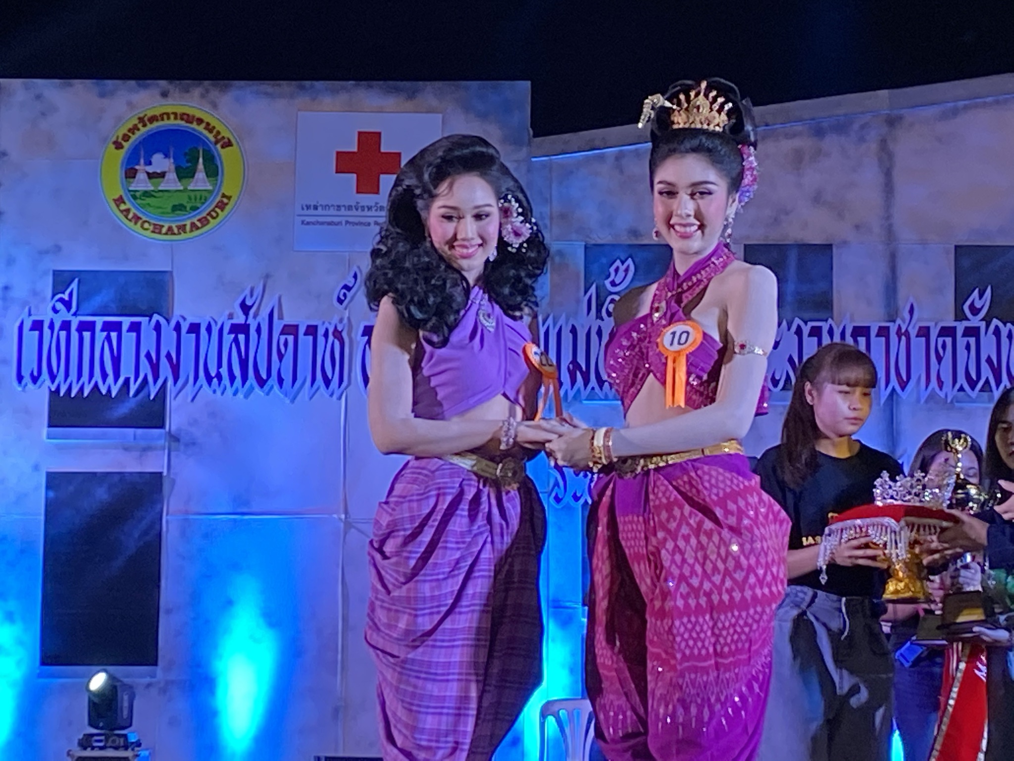CDD@KAN>>>พัฒนาชุมชนกาญจน์ จัดประกวดค้นหาสาวงาม “เทพีสันติภาพ” งานสัปดาห์สะพานข้ามแม่น้ำแคว